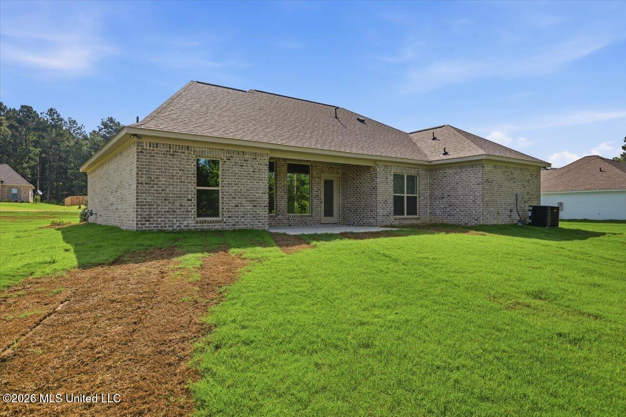 214 New Haven Lane Property Photo 32