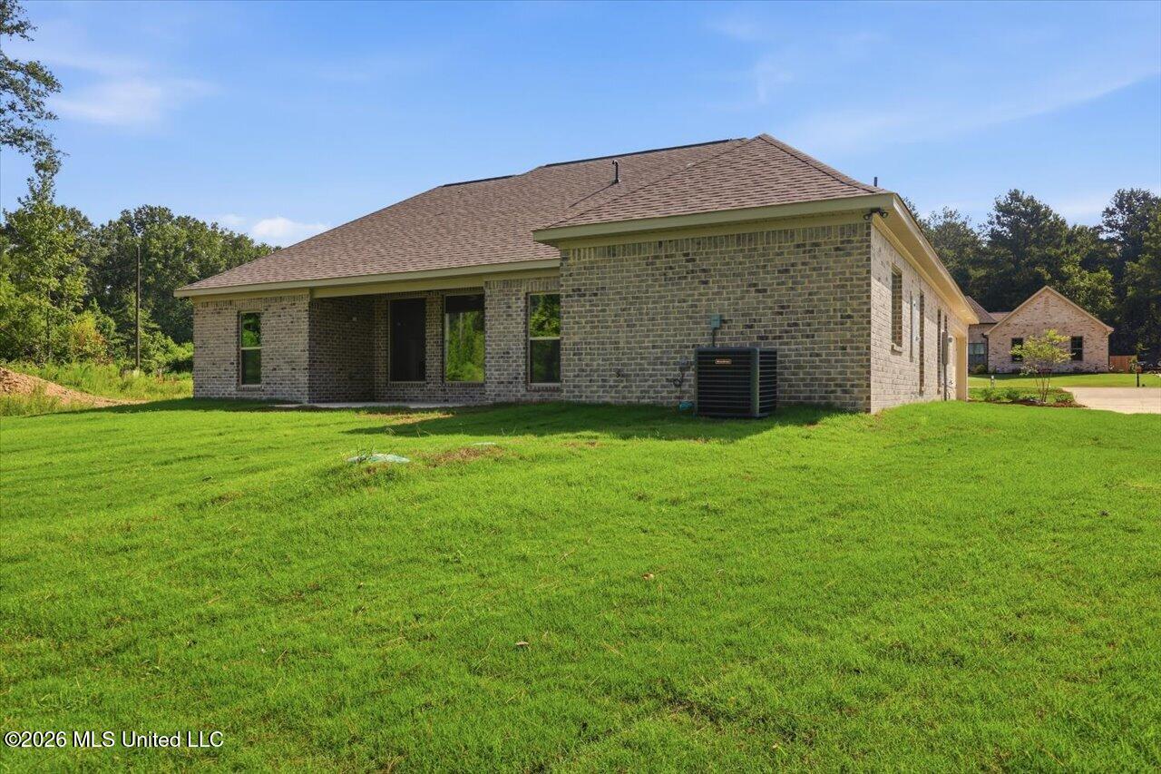 214 New Haven Lane Property Photo 34