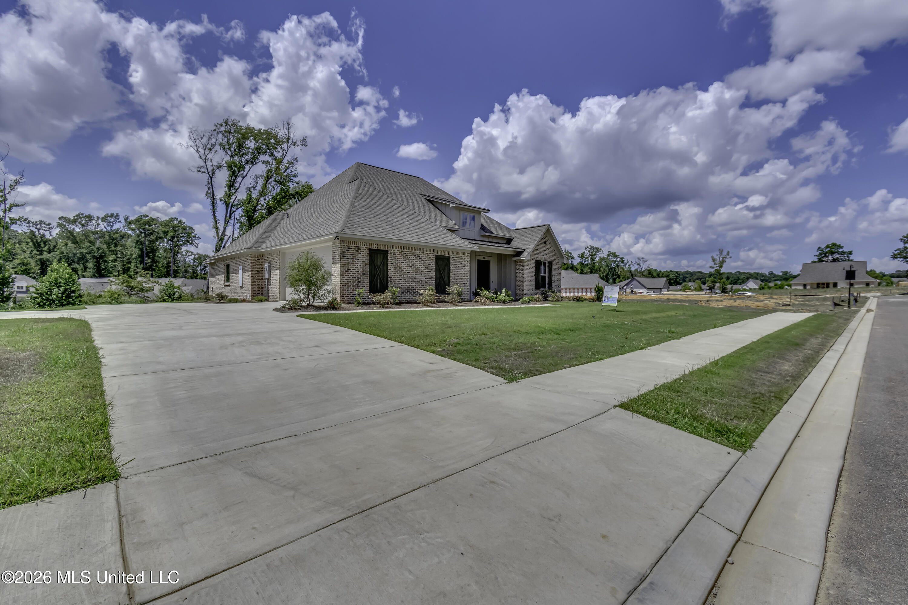804 Albany Street Property Photo 7