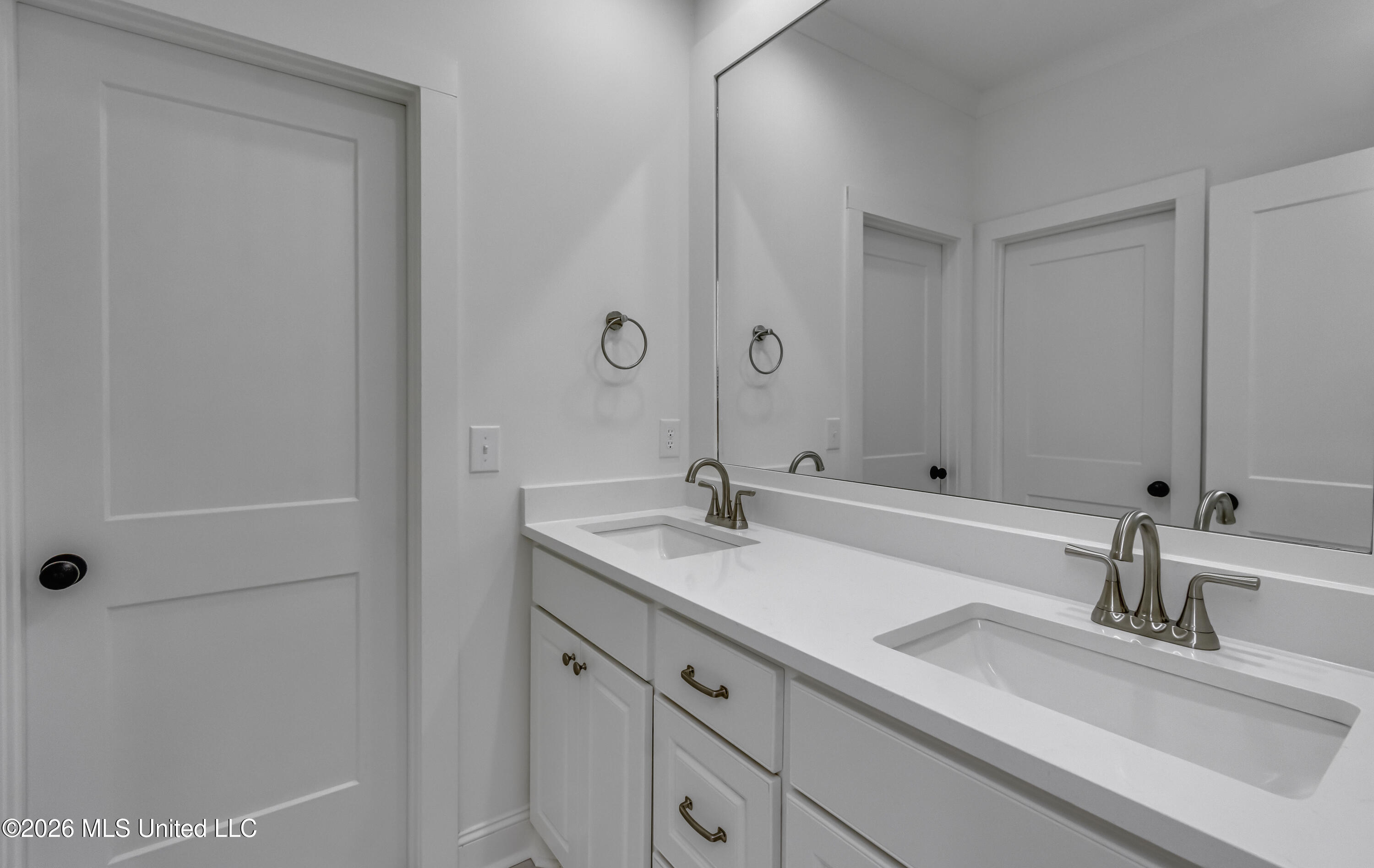 804 Albany Street Property Photo 45