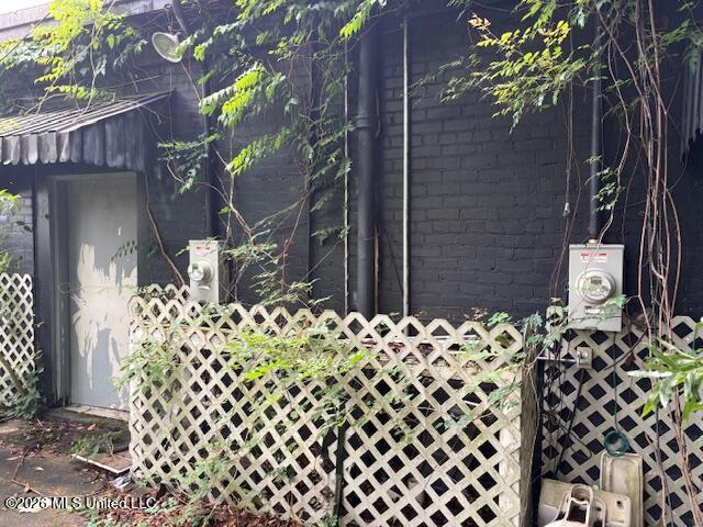 142 E 3rd Street Property Photo 5