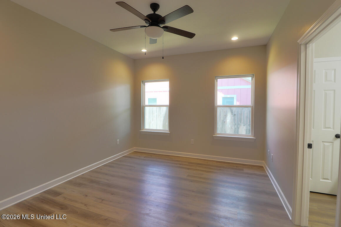 166 Daisy Street Property Photo 6