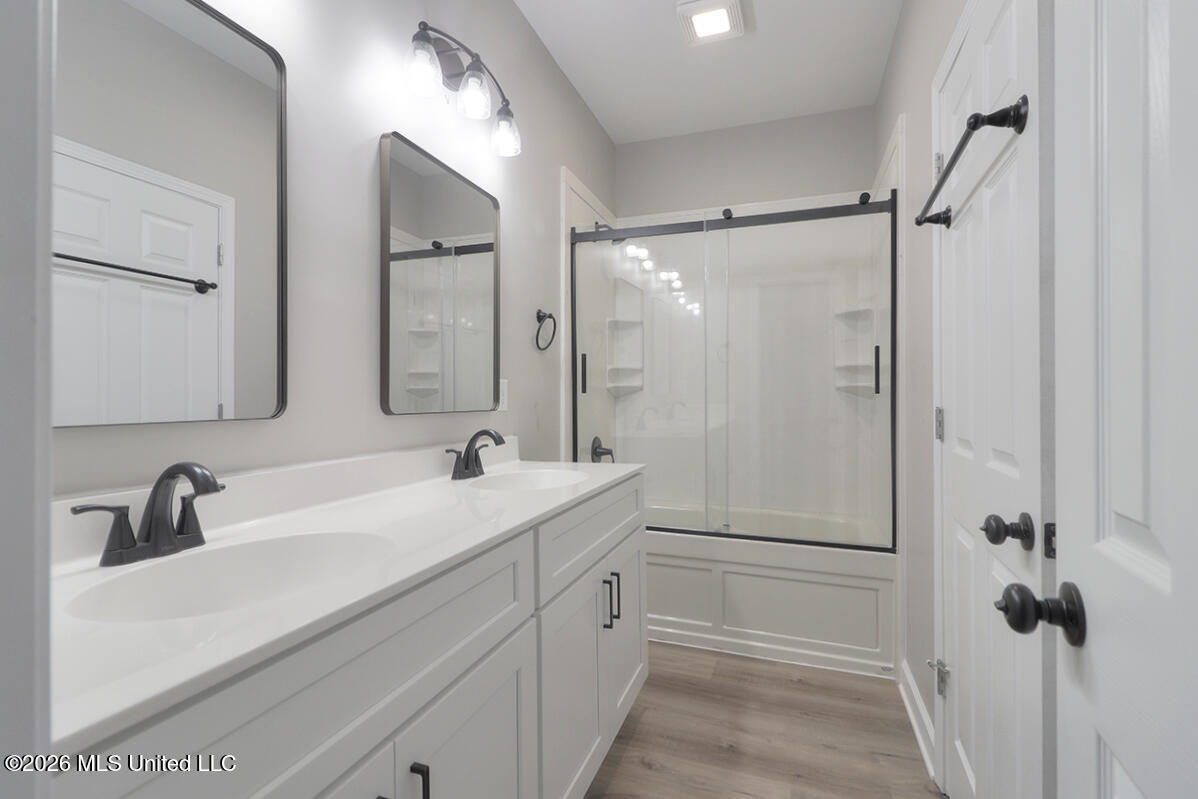 166 Daisy Street Property Photo 7