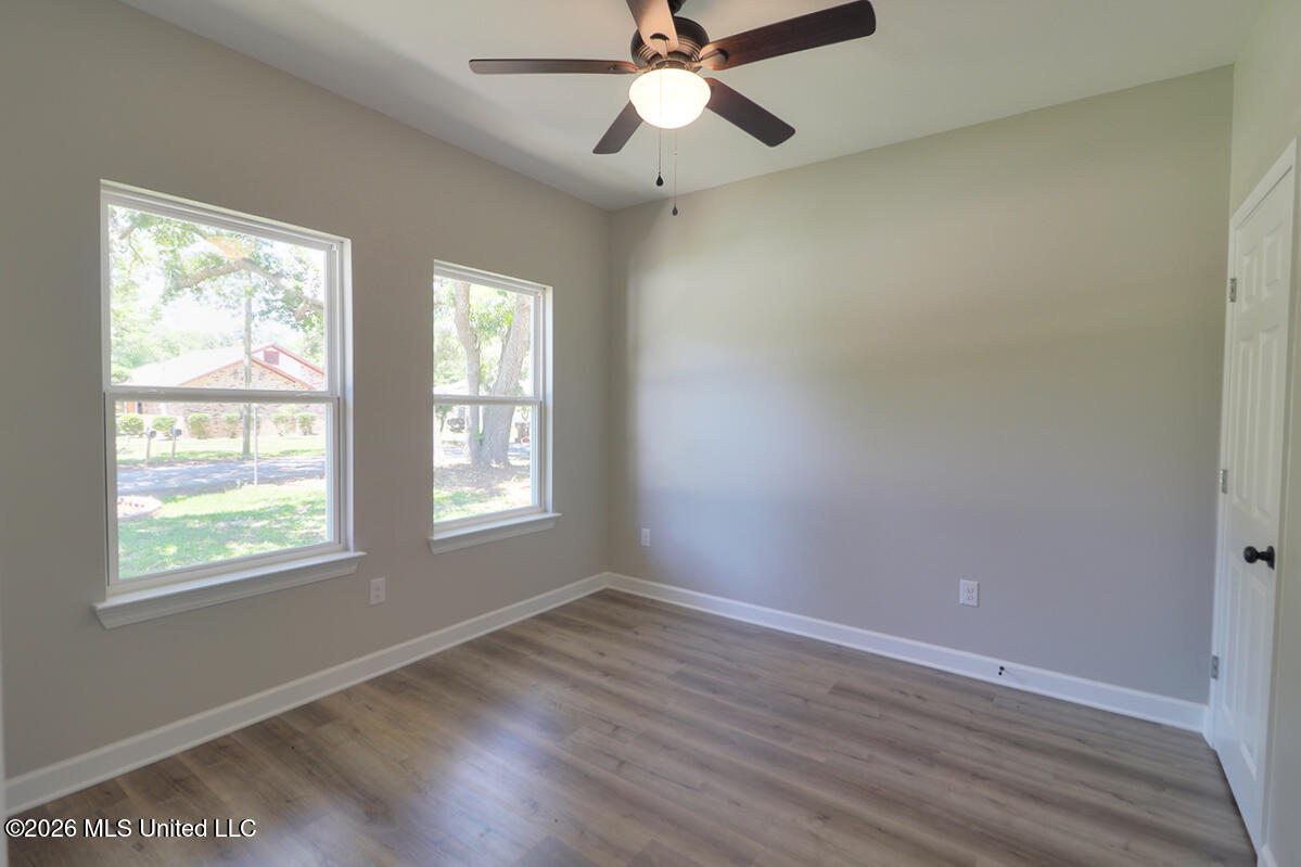 166 Daisy Street Property Photo 9