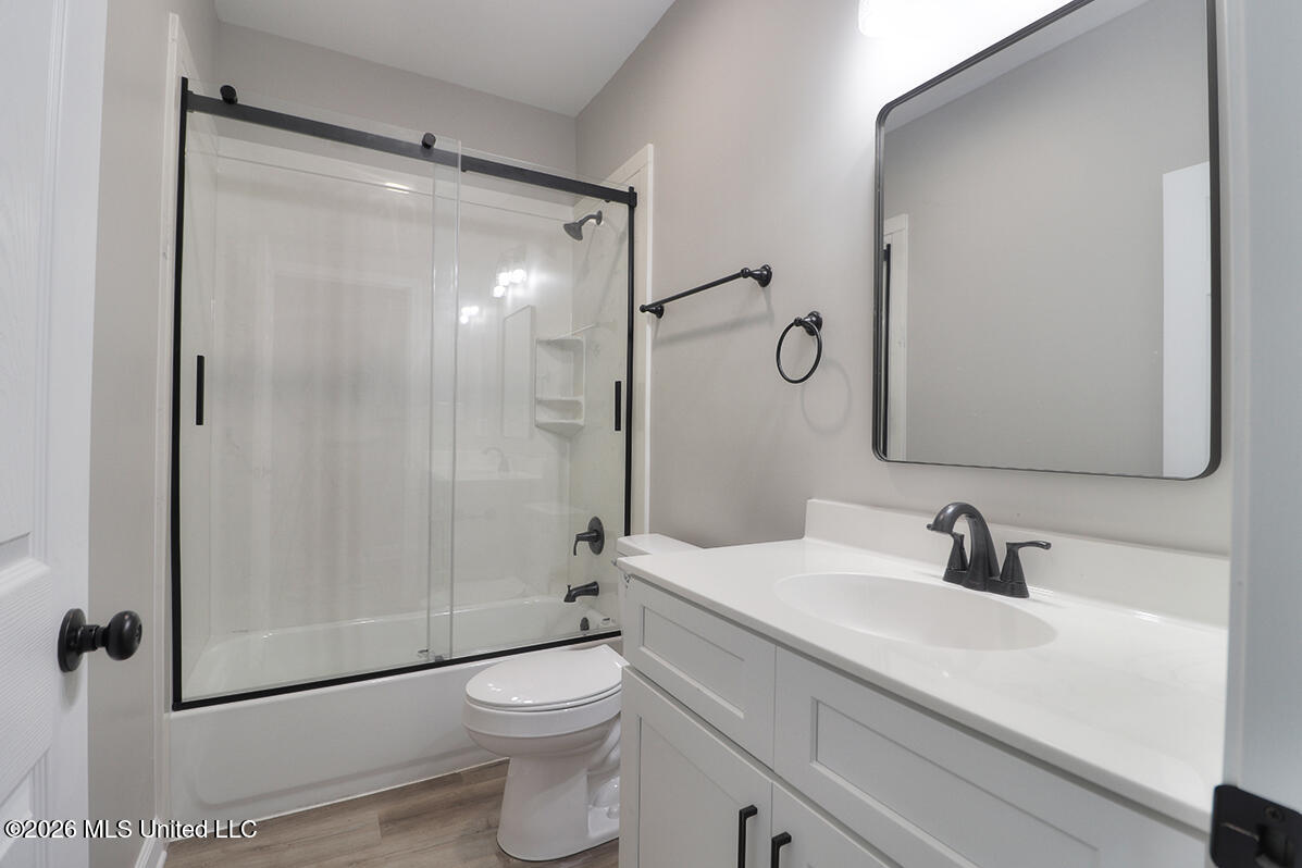 166 Daisy Street Property Photo 11