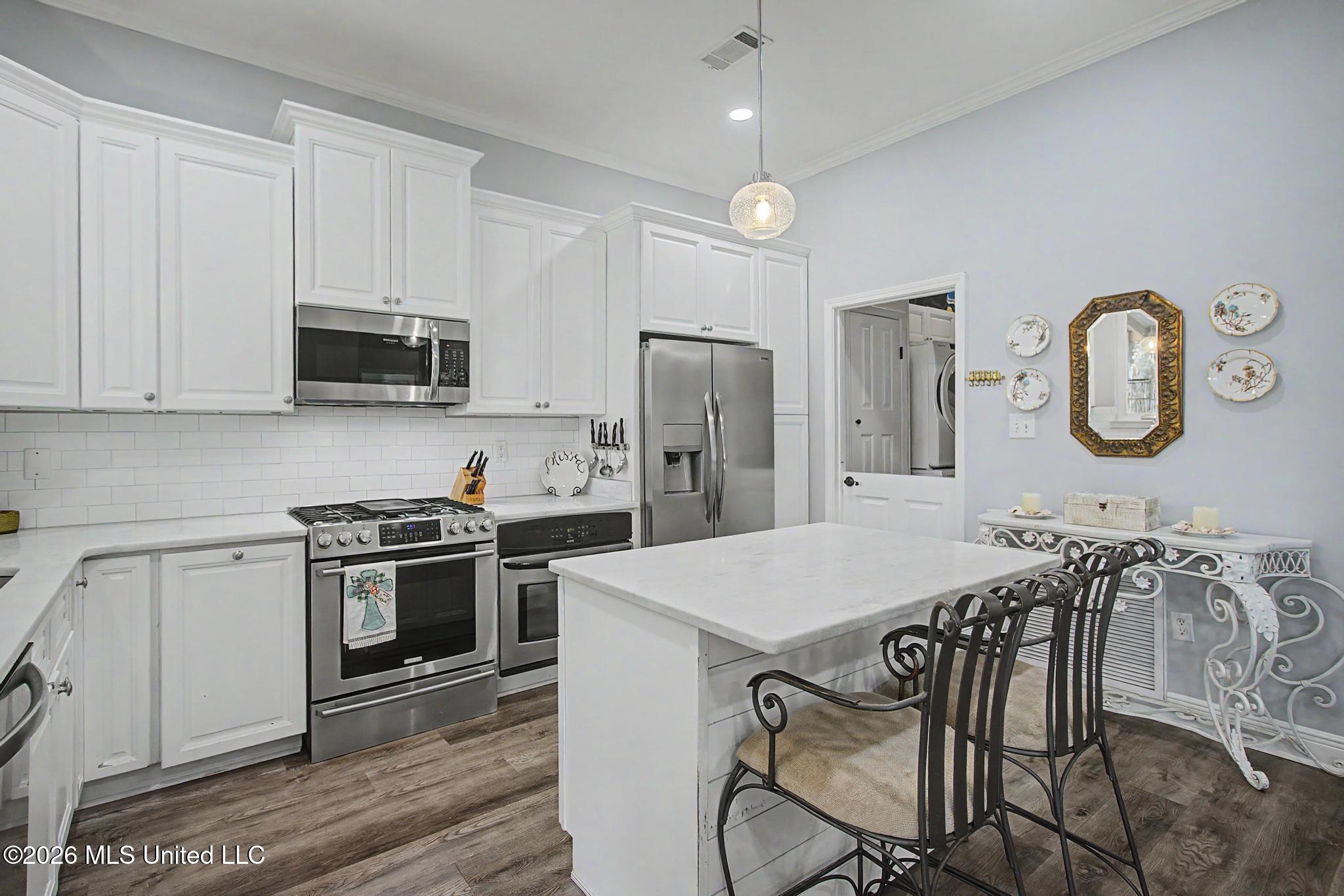 1521 Roberts Avenue Property Photo 6