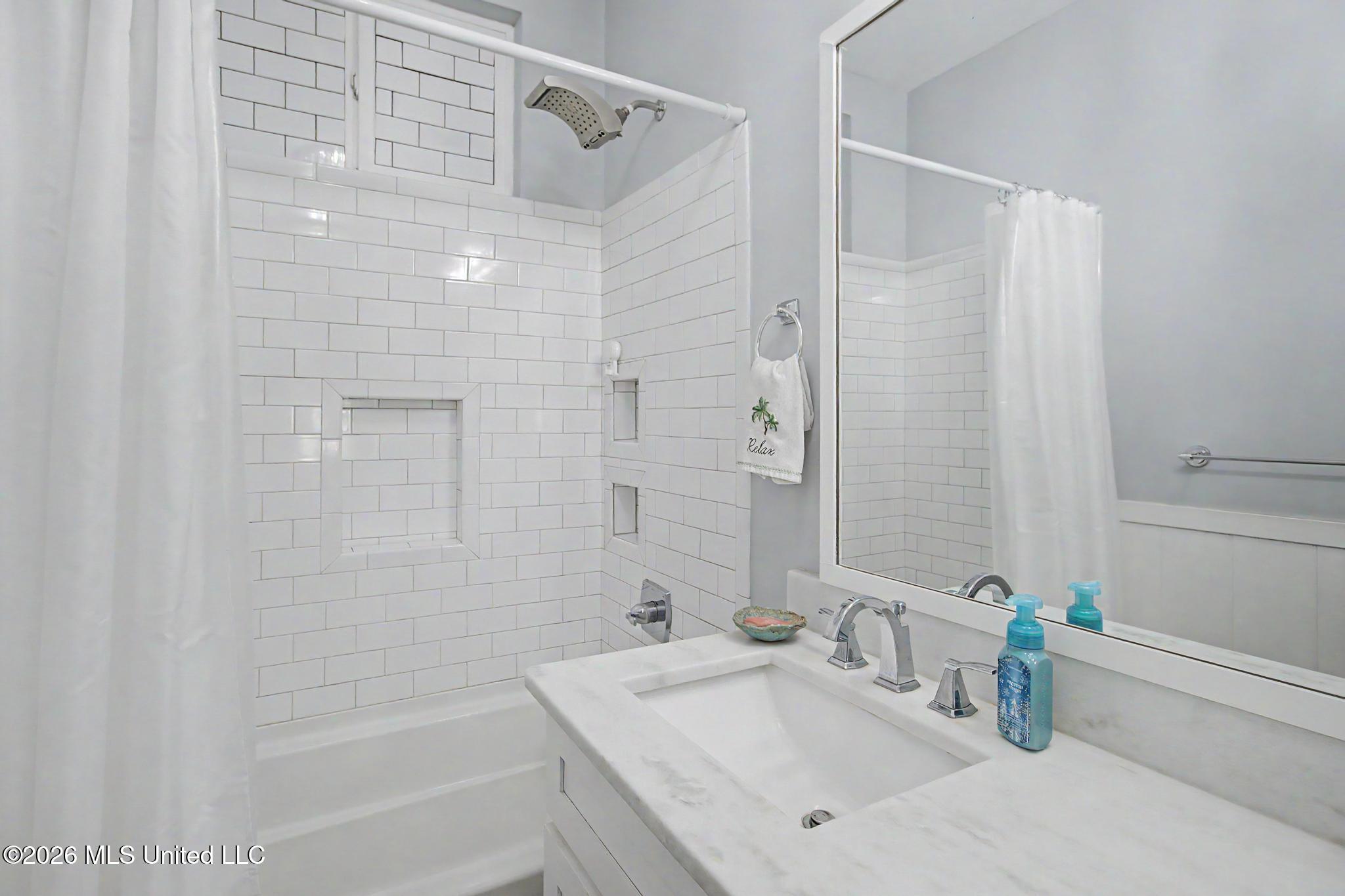 1521 Roberts Avenue Property Photo 10