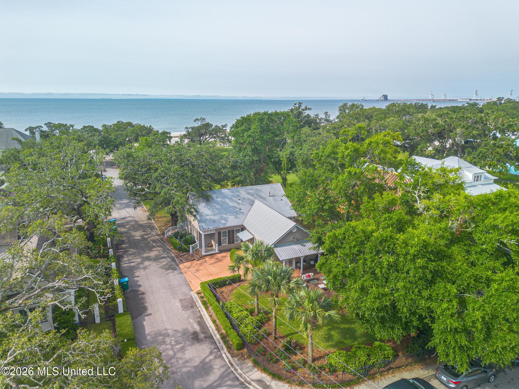 1521 Roberts Avenue Property Photo 22