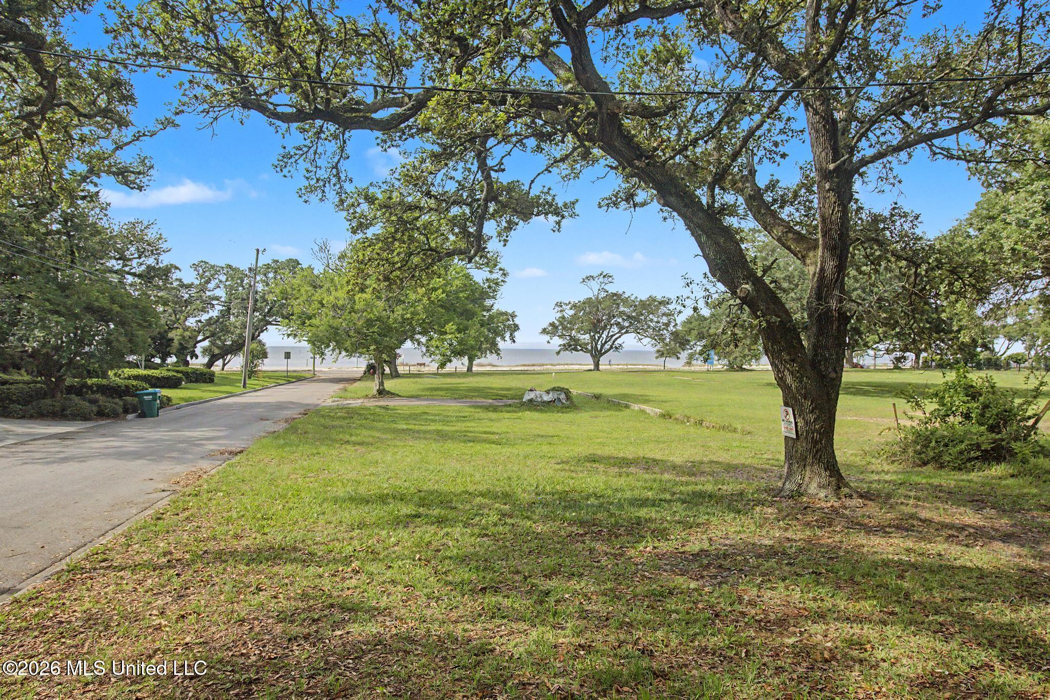 1521 Roberts Avenue Property Photo 27
