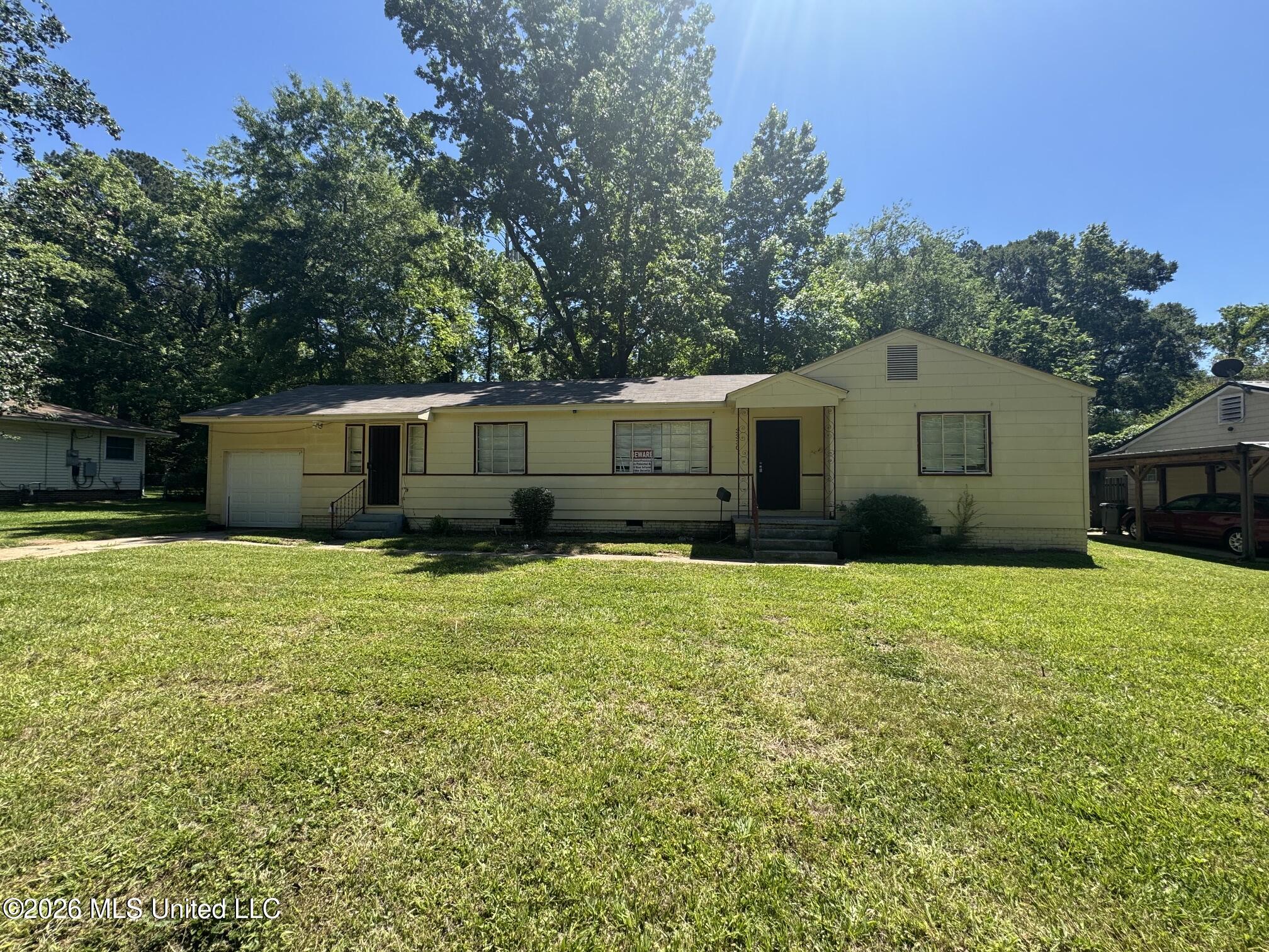 3330 Charleston Drive Property Photo 1