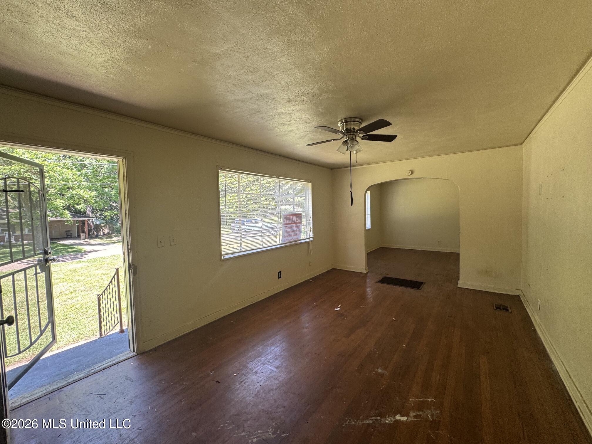 3330 Charleston Drive Property Photo 4