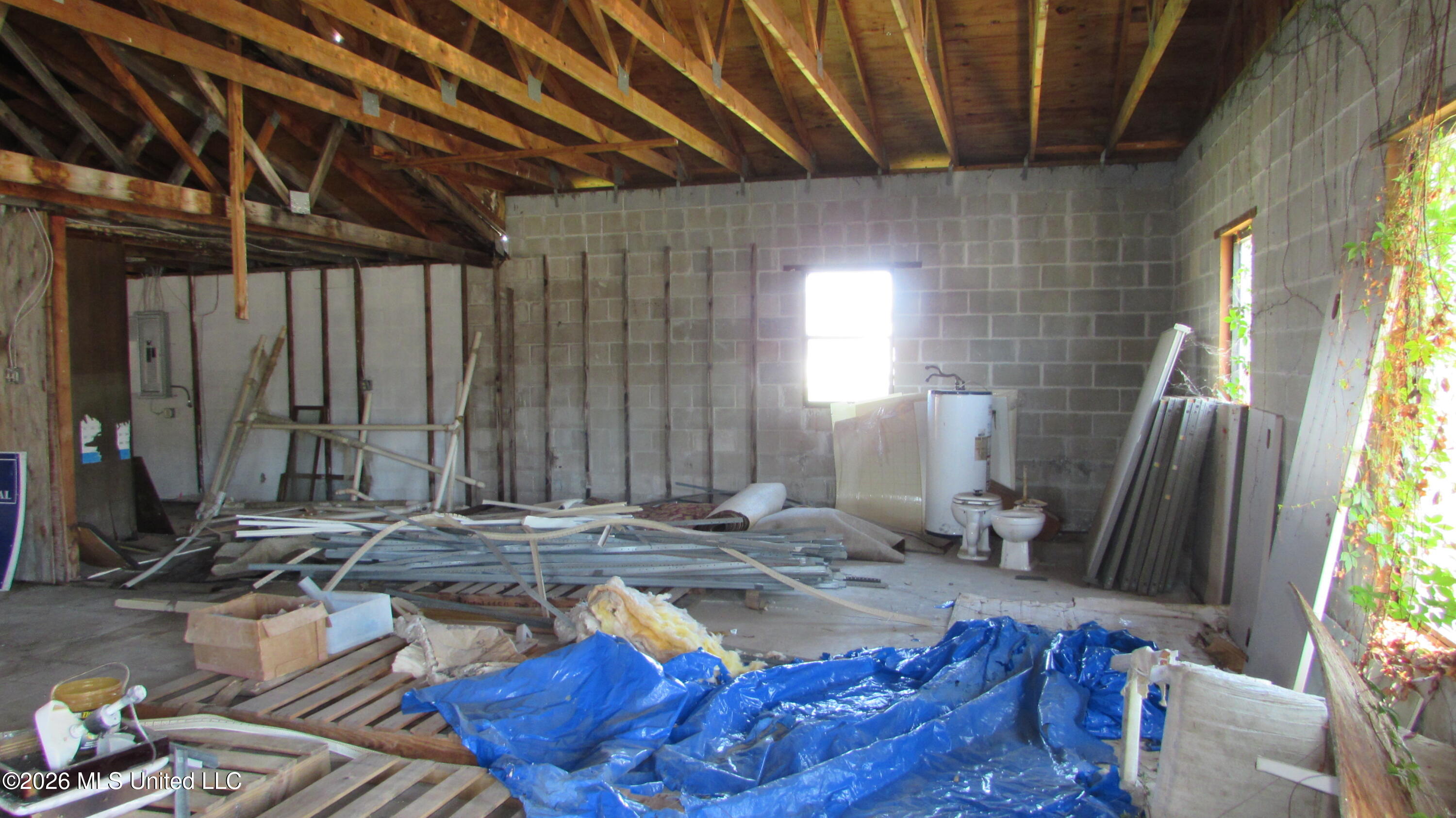 1900 28th Street Property Photo 3