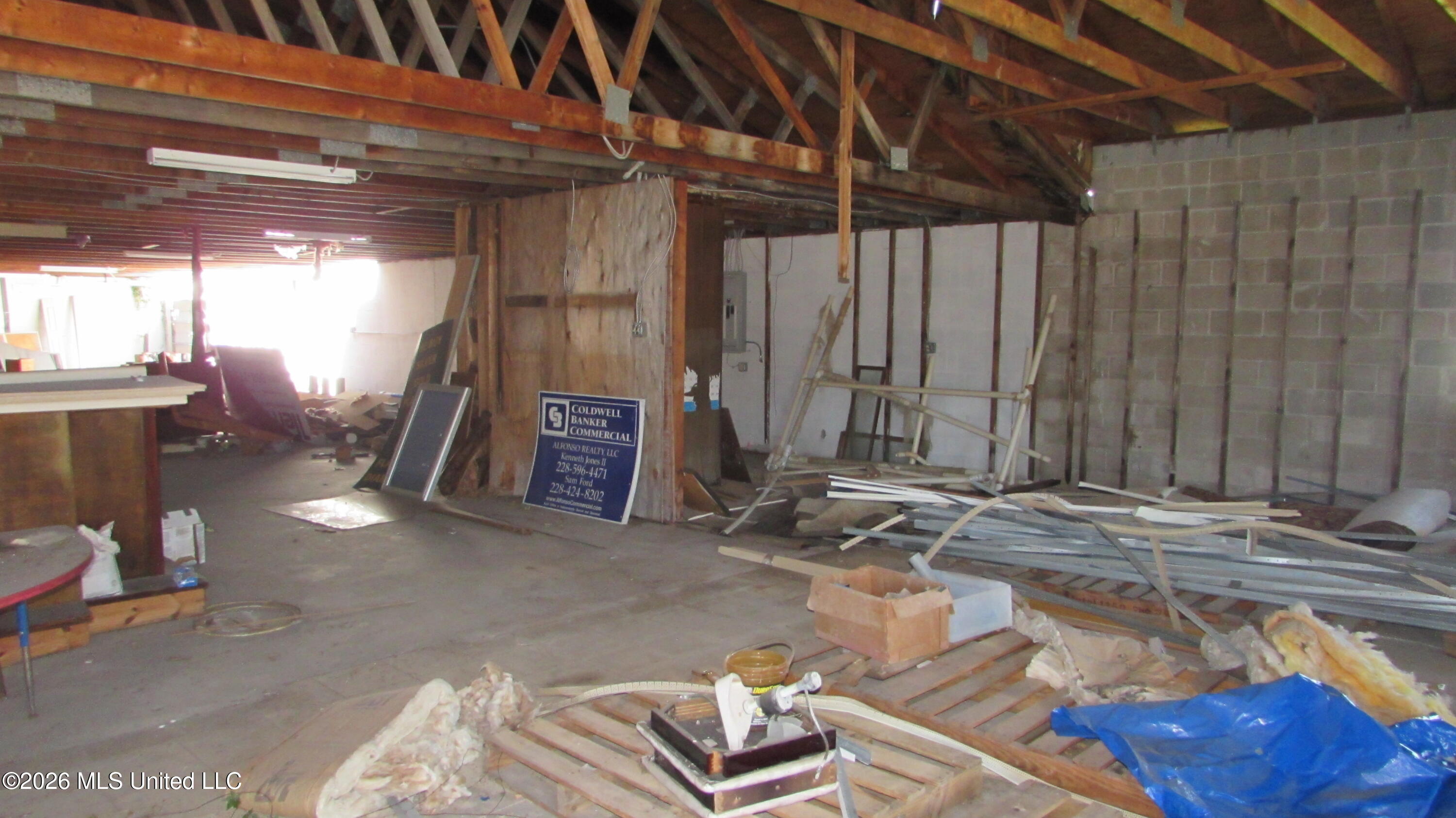 1900 28th Street Property Photo 4