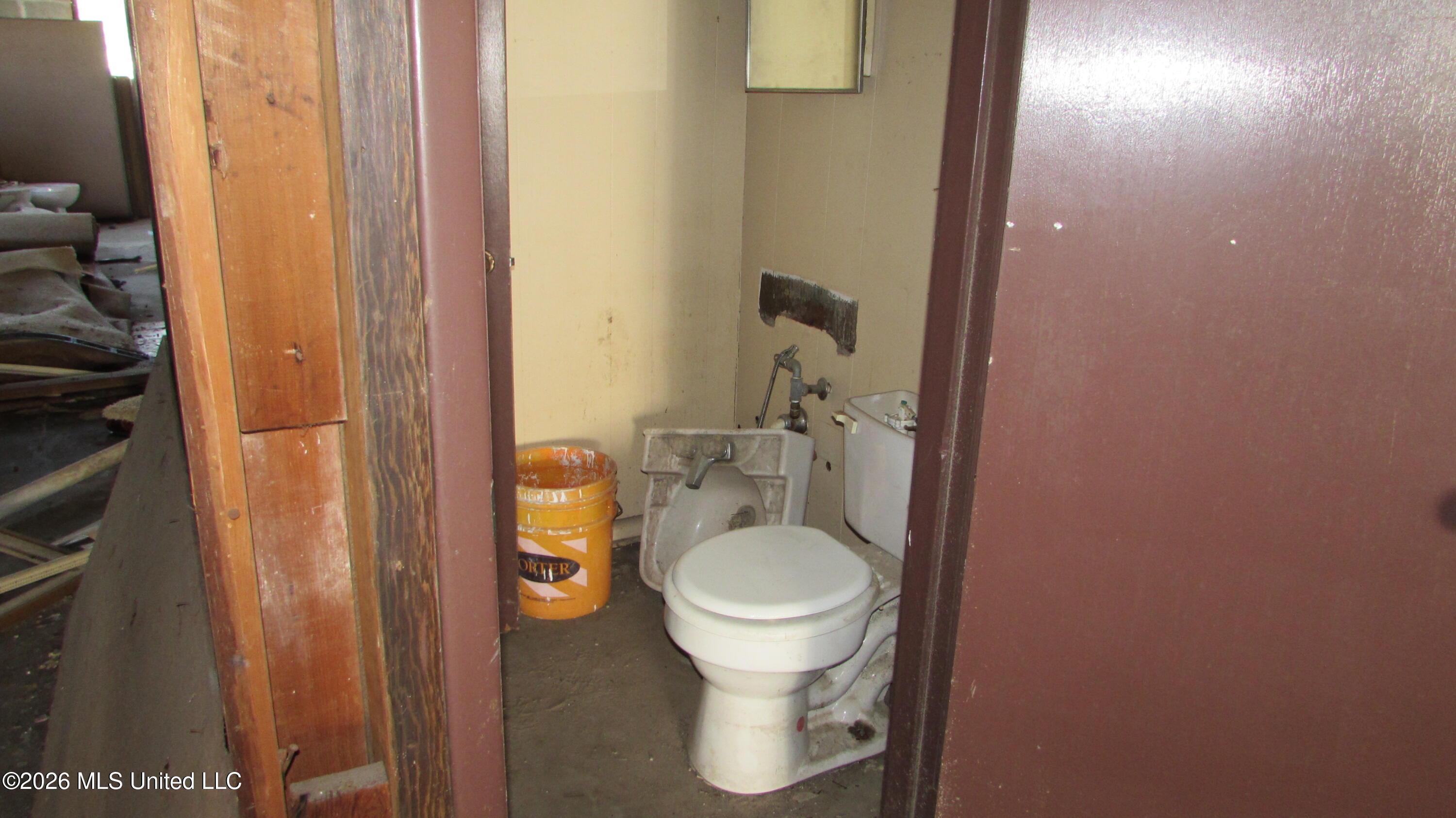 1900 28th Street Property Photo 6