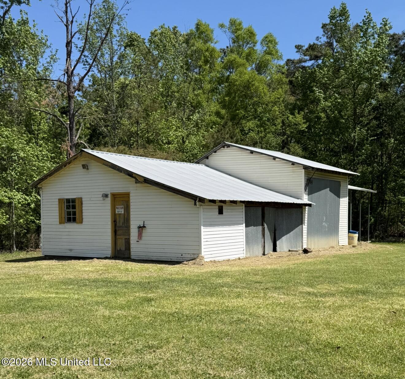 11853 Ebenezer-coxburg Road Property Photo 3