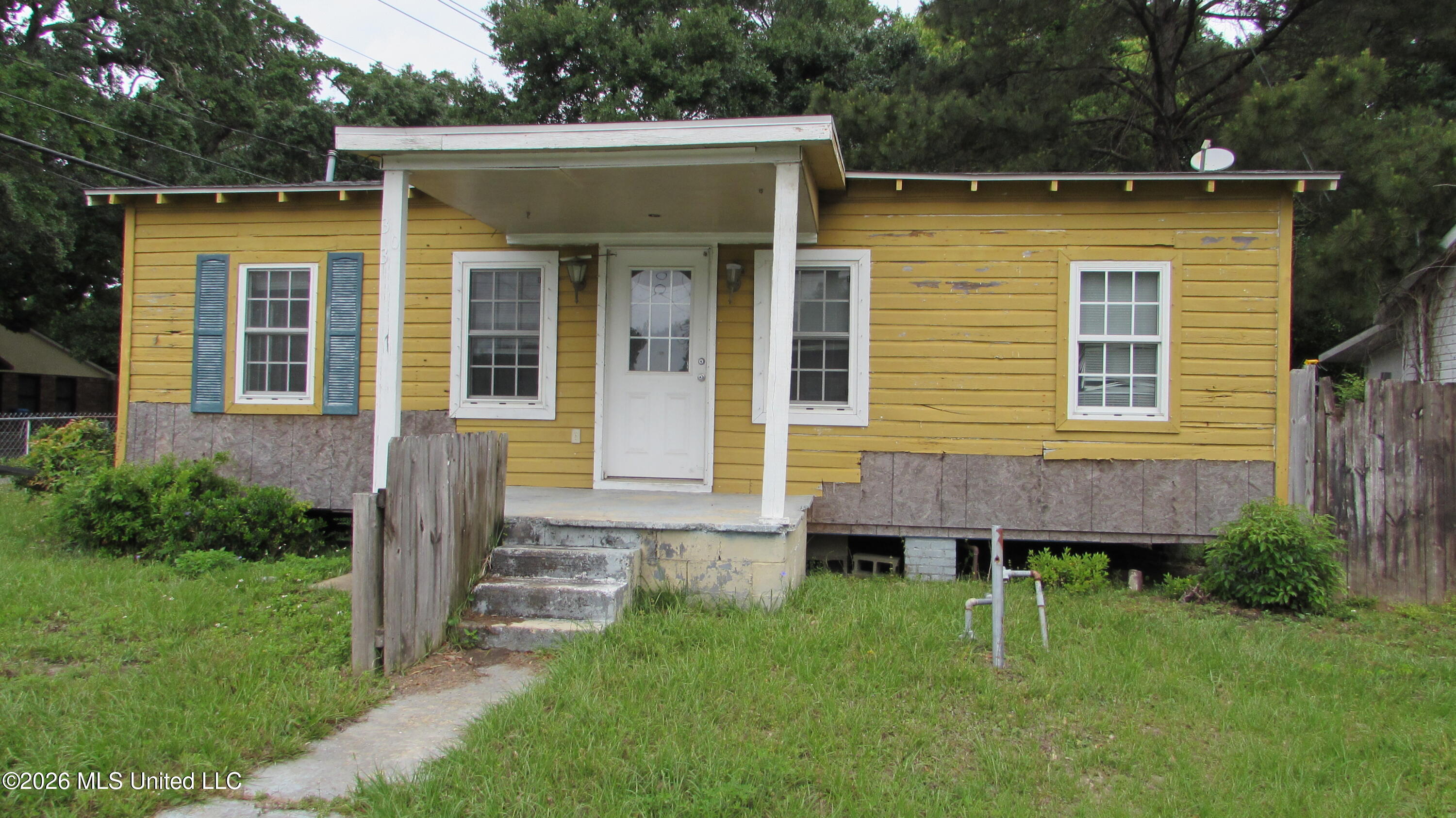 303 Myrtle Street Property Photo 1