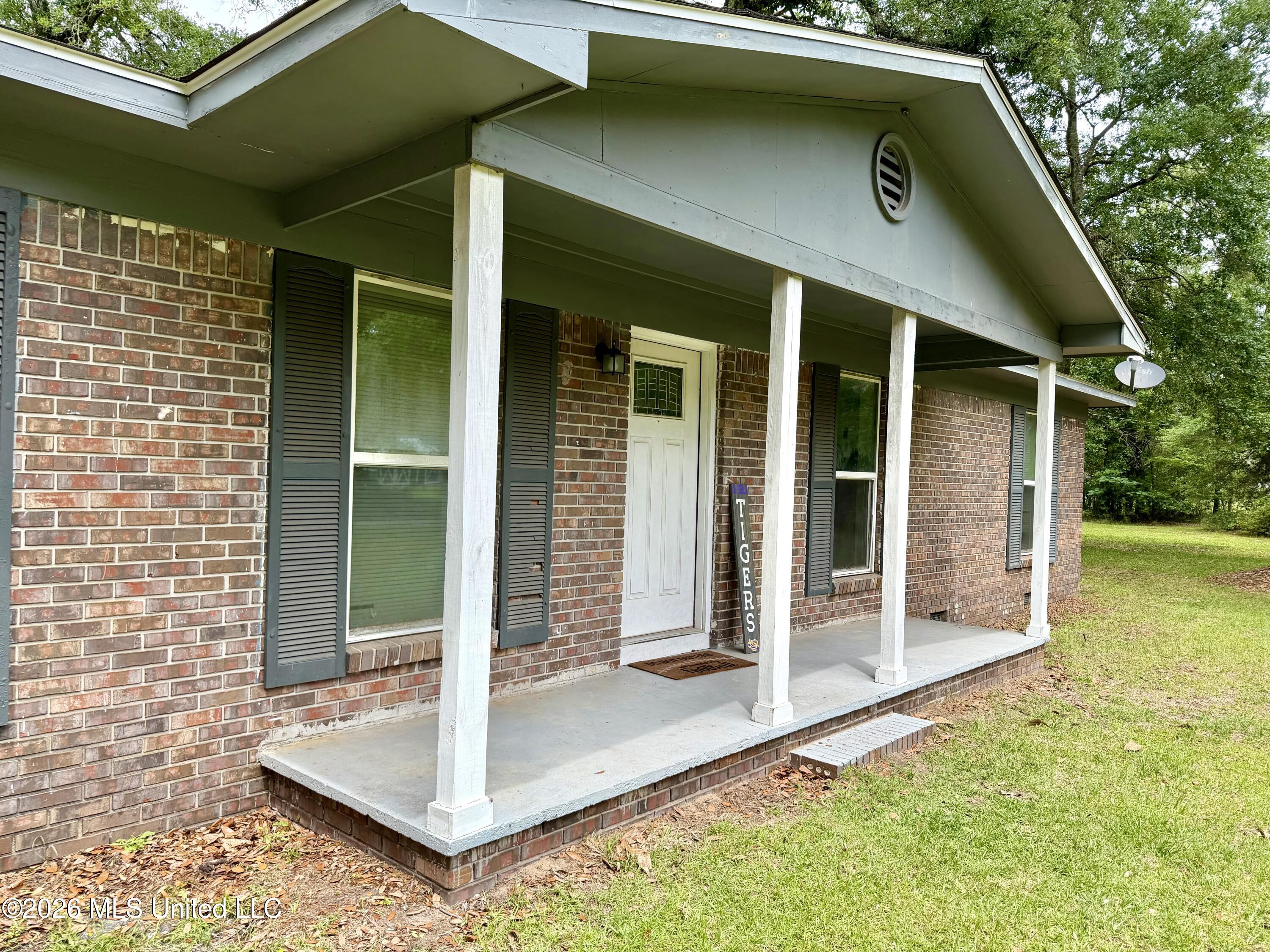 25825 Setina Road Property Photo 3
