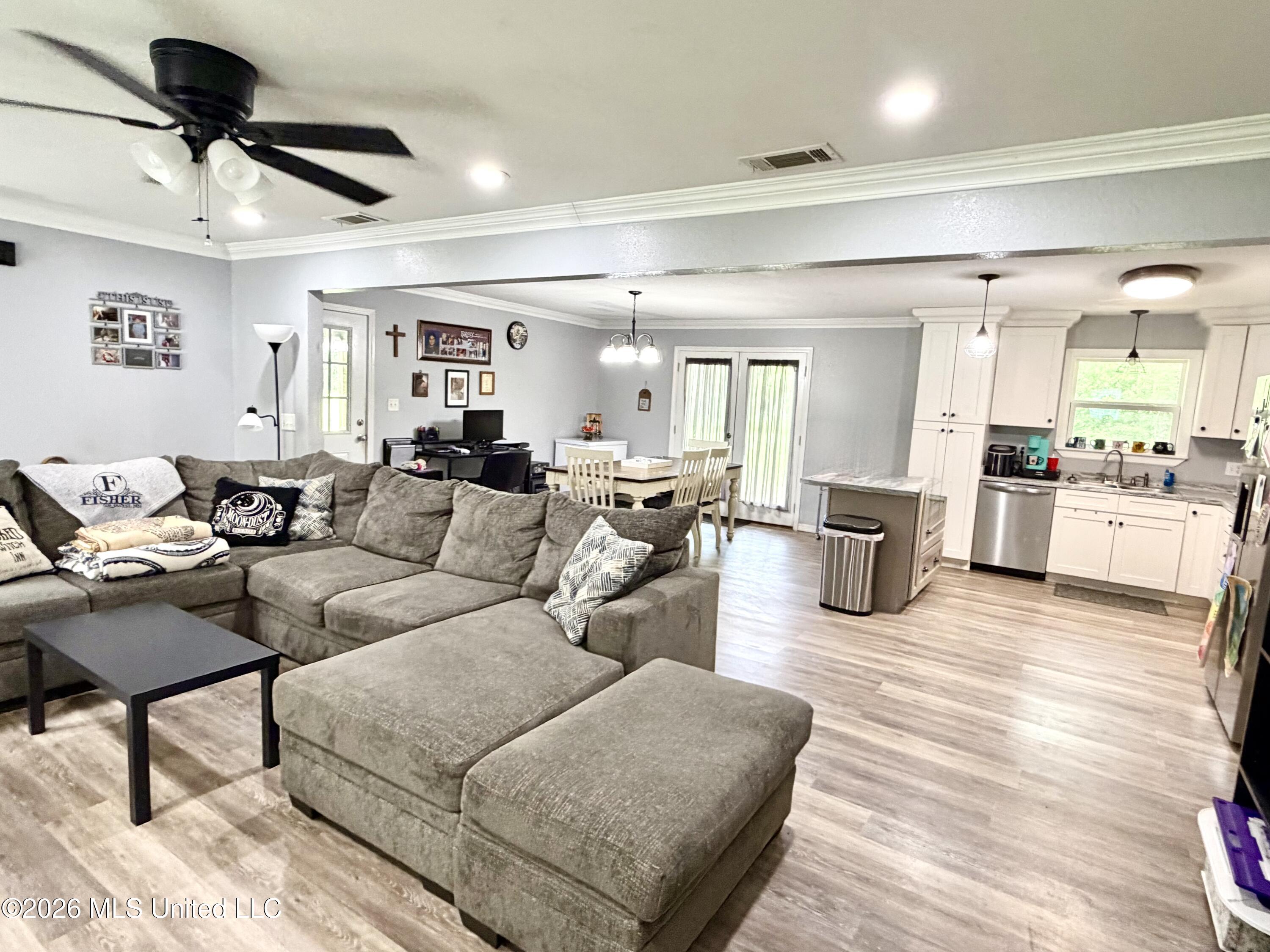 25825 Setina Road Property Photo 4