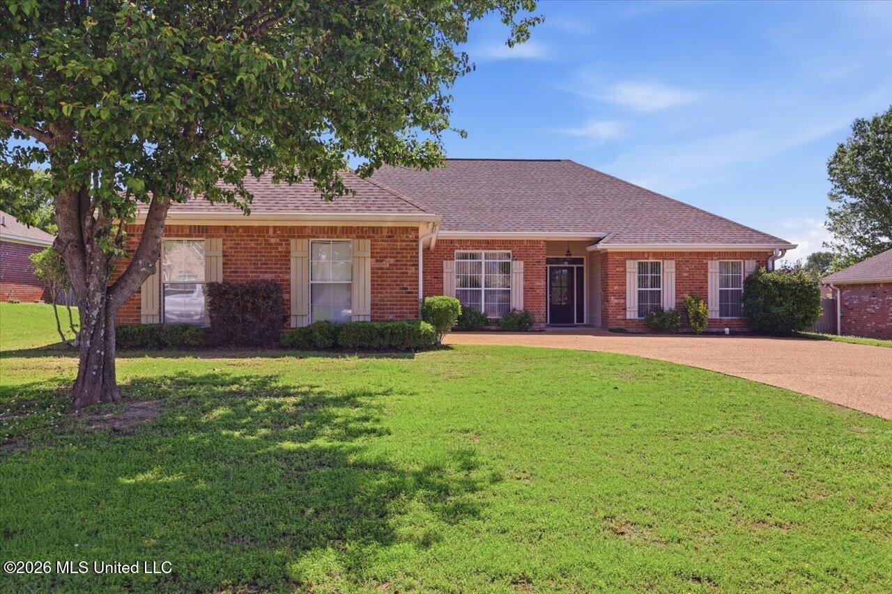 210 Crescent Ridge Drive Property Photo 1