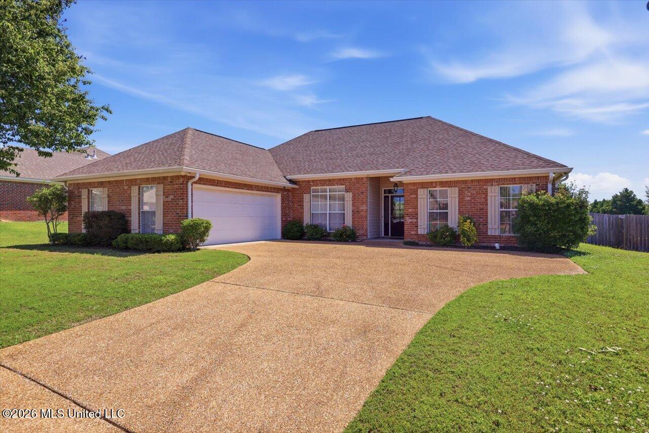 210 Crescent Ridge Drive Property Photo 2