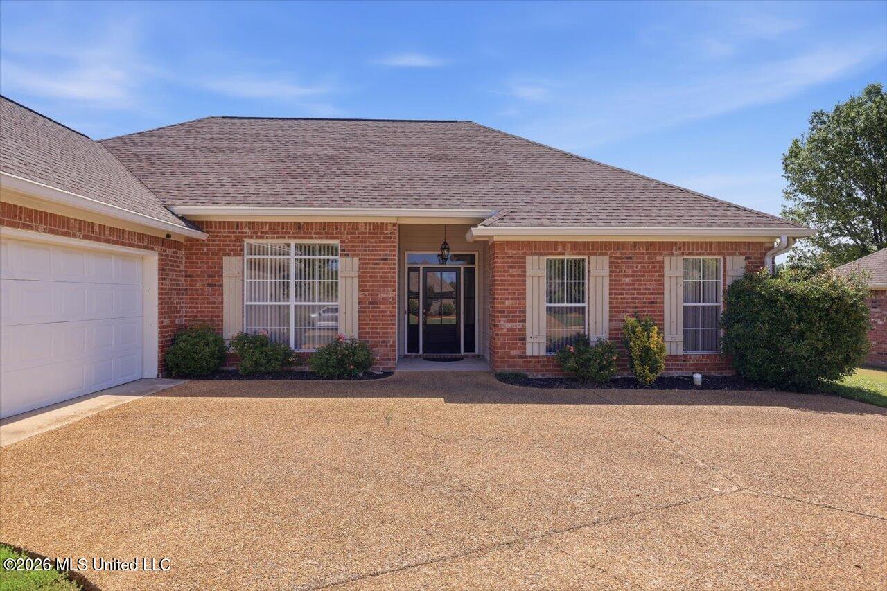 210 Crescent Ridge Drive Property Photo 3