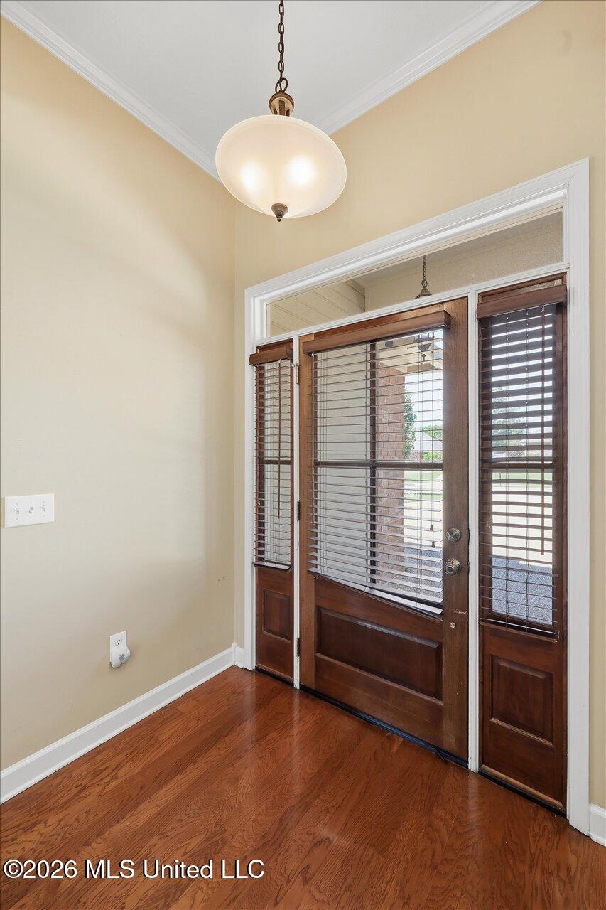 210 Crescent Ridge Drive Property Photo 4