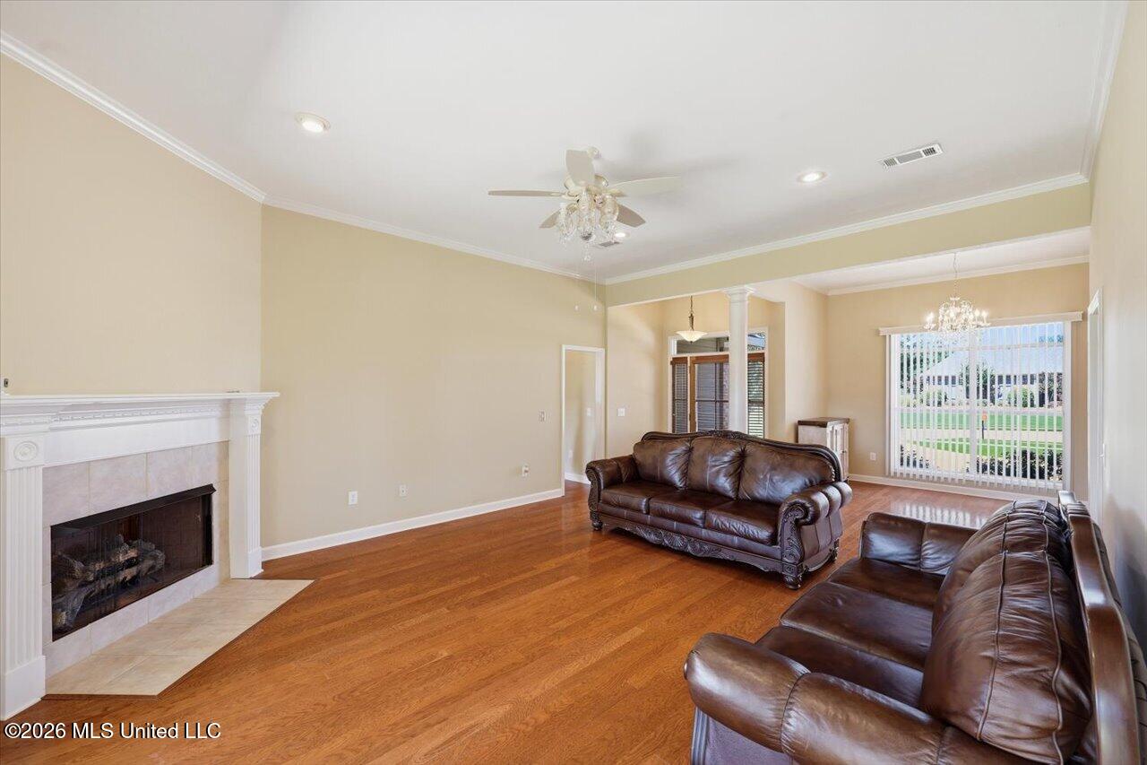 210 Crescent Ridge Drive Property Photo 12