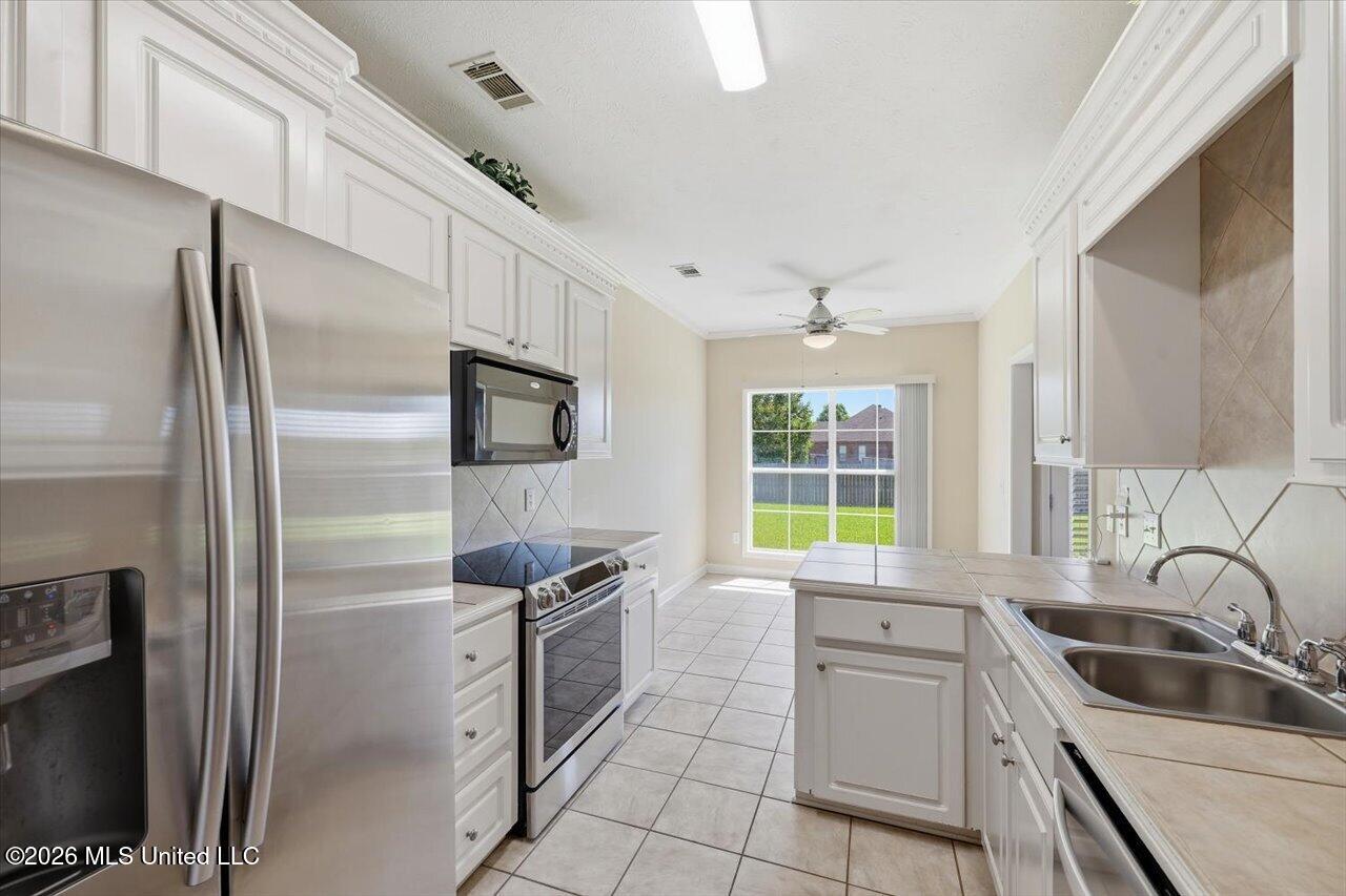 210 Crescent Ridge Drive Property Photo 14