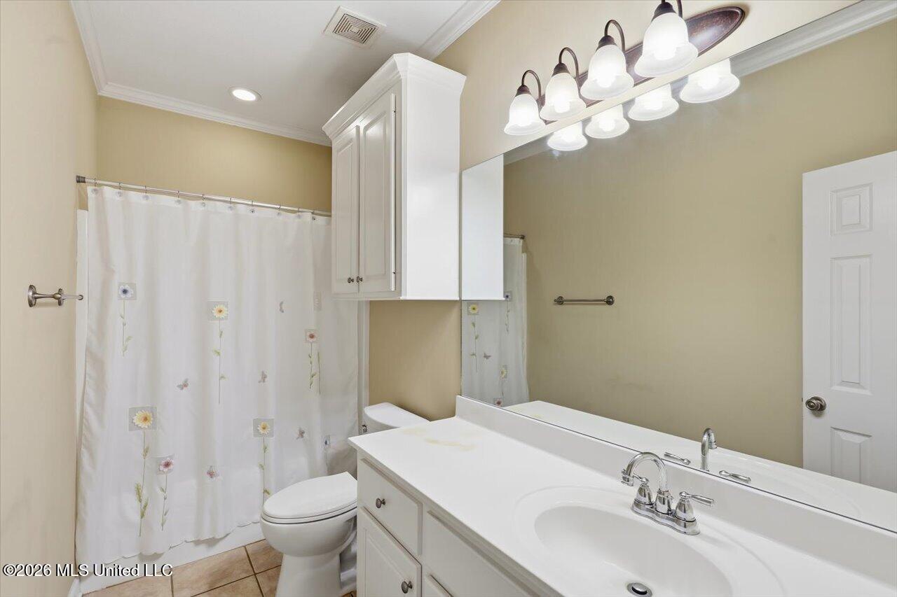 210 Crescent Ridge Drive Property Photo 26