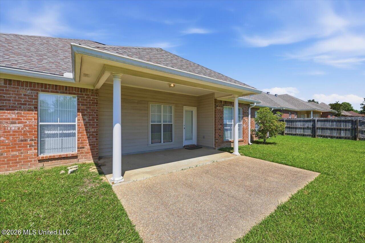 210 Crescent Ridge Drive Property Photo 29