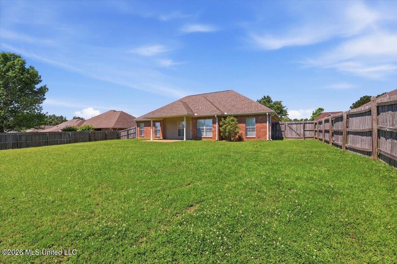 210 Crescent Ridge Drive Property Photo 32