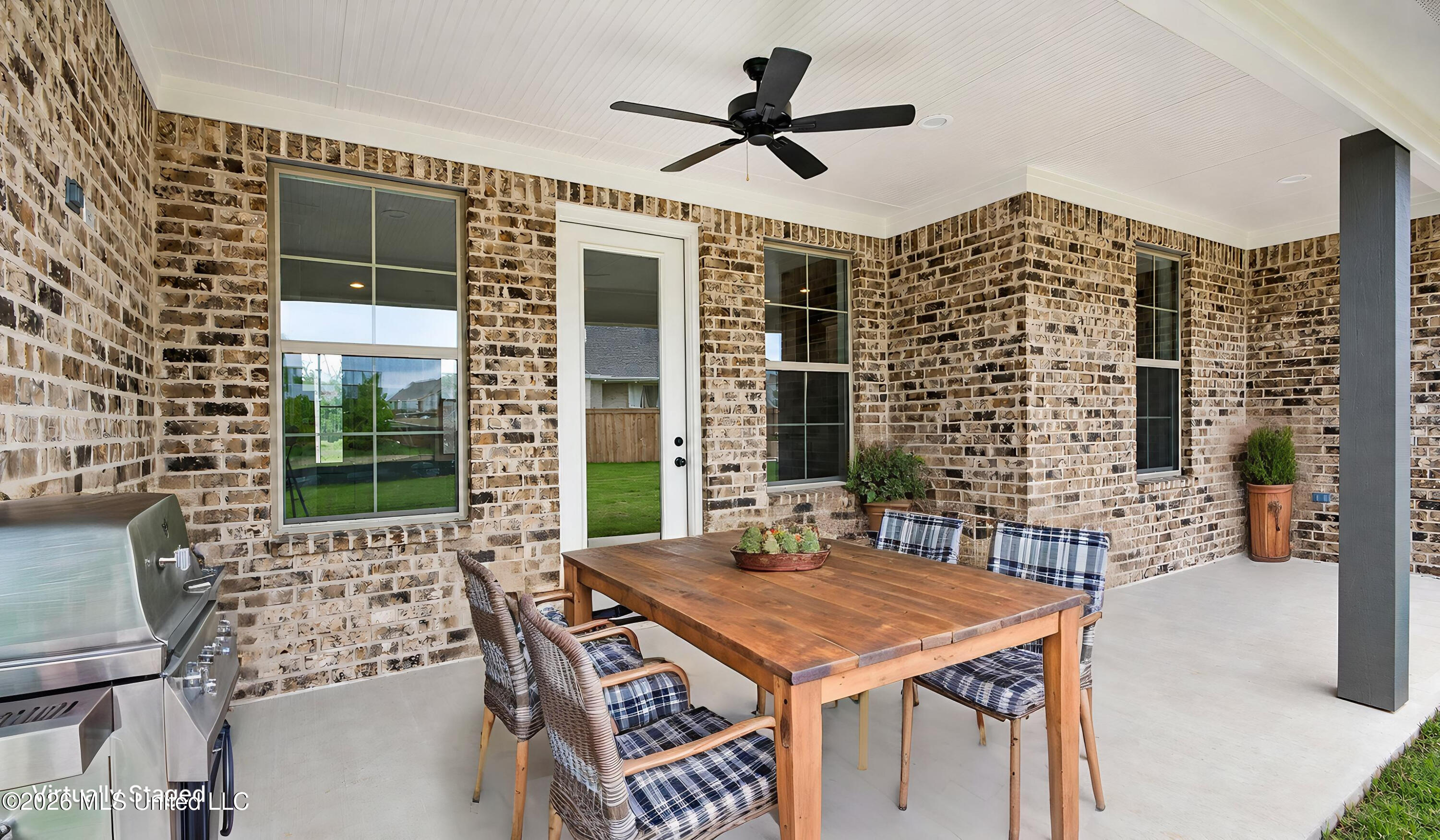 445 Baliegh Way Property Photo 4