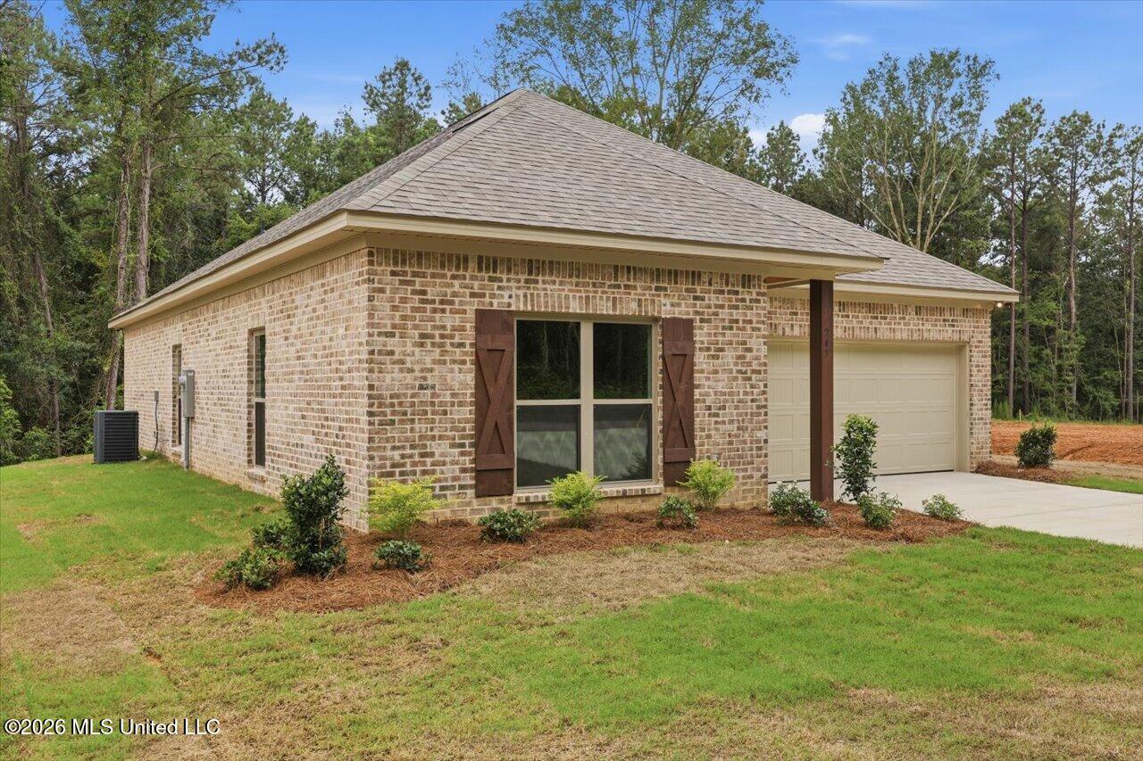 249 Smith Drive Property Photo 2