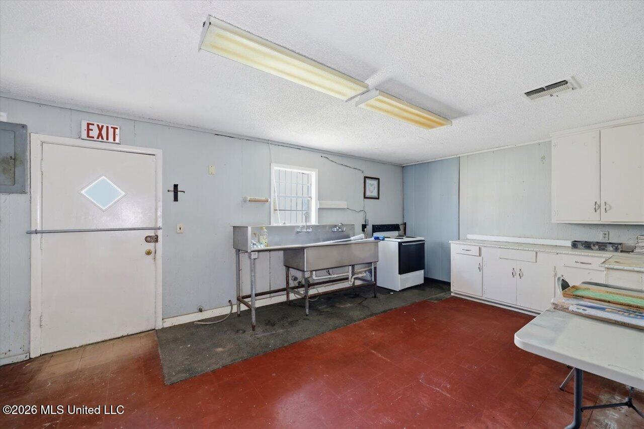 96 Baker Lane Property Photo 32