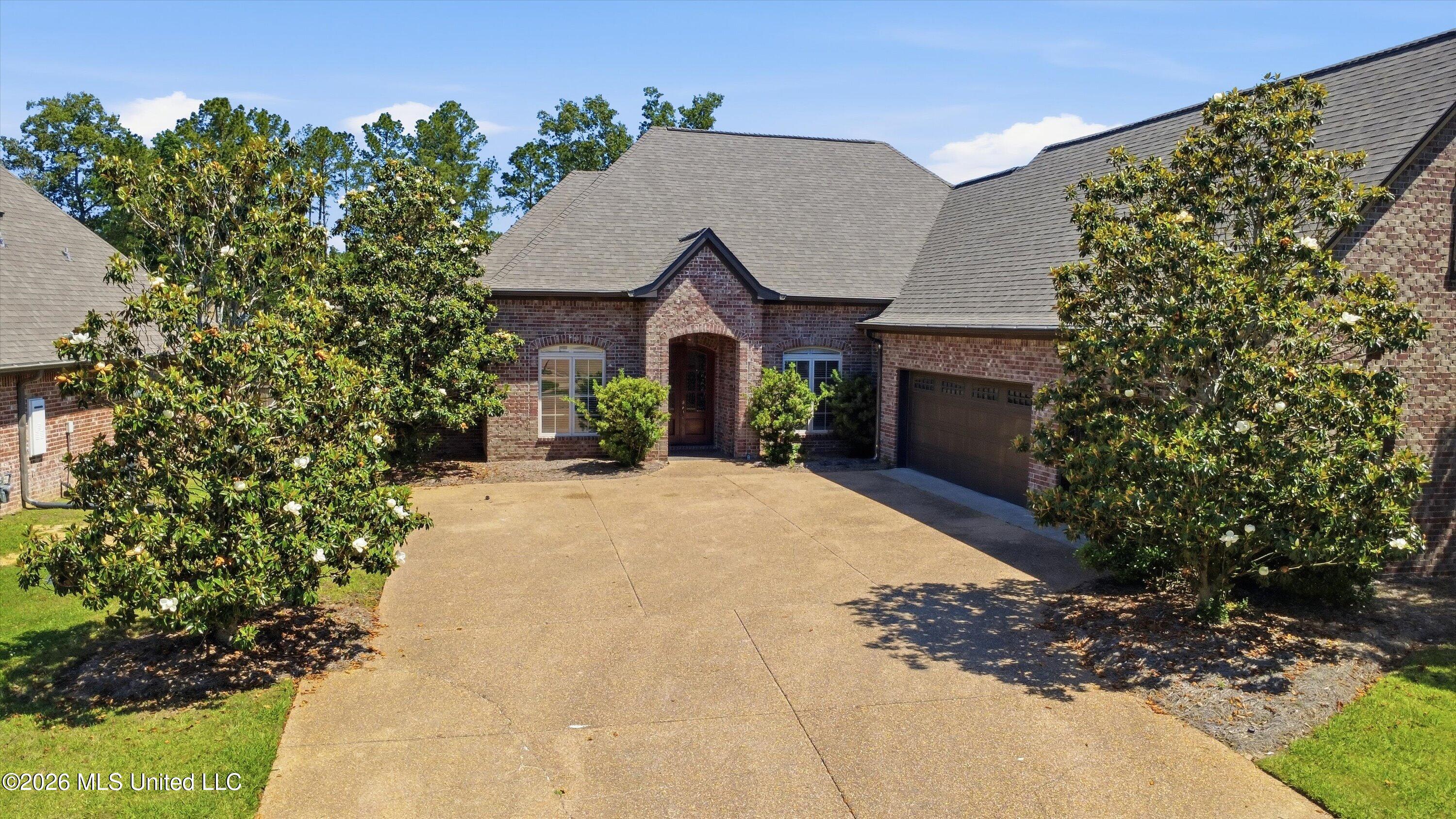 317 Gladeview Place Property Photo 5