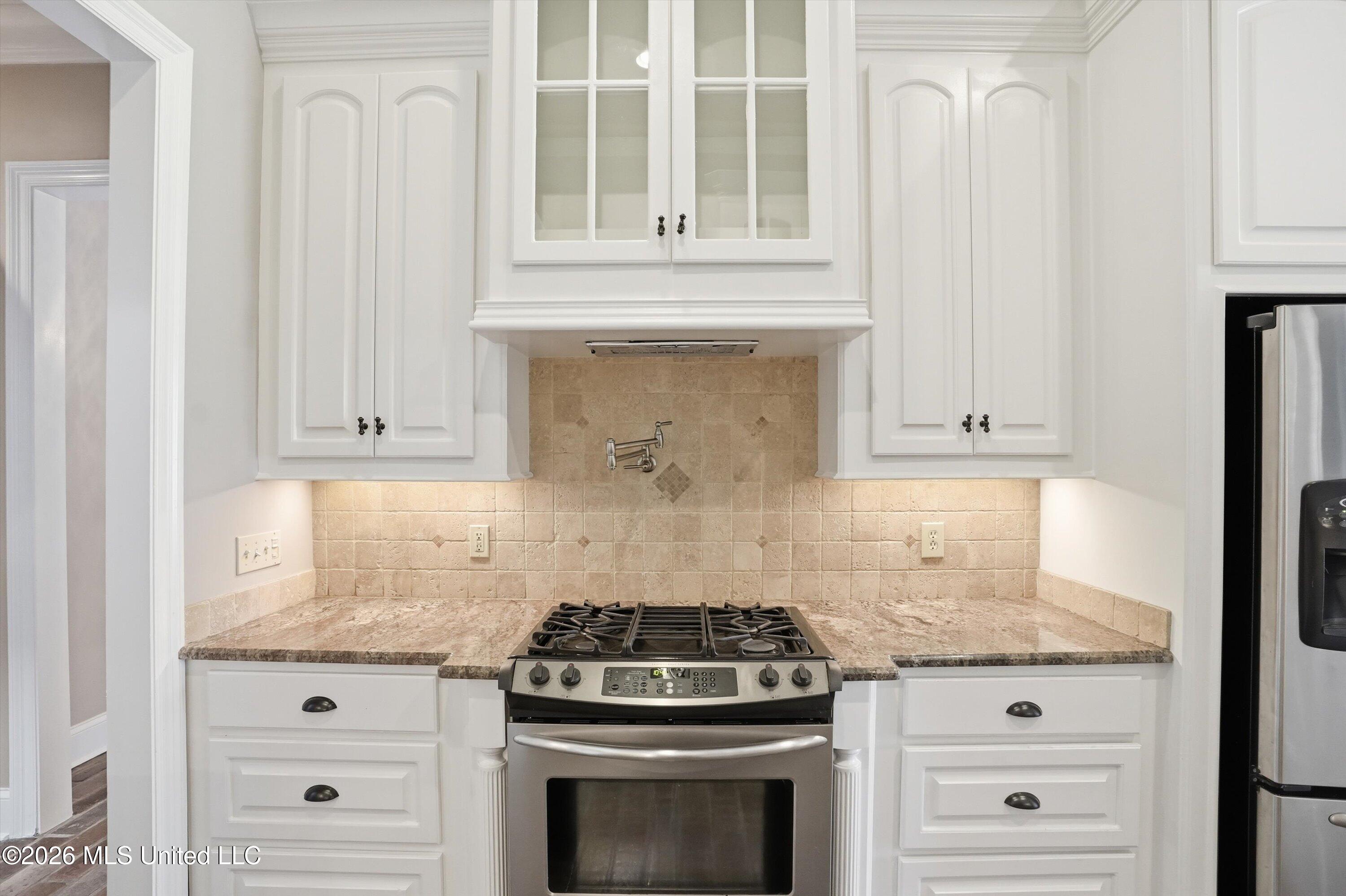 317 Gladeview Place Property Photo 14