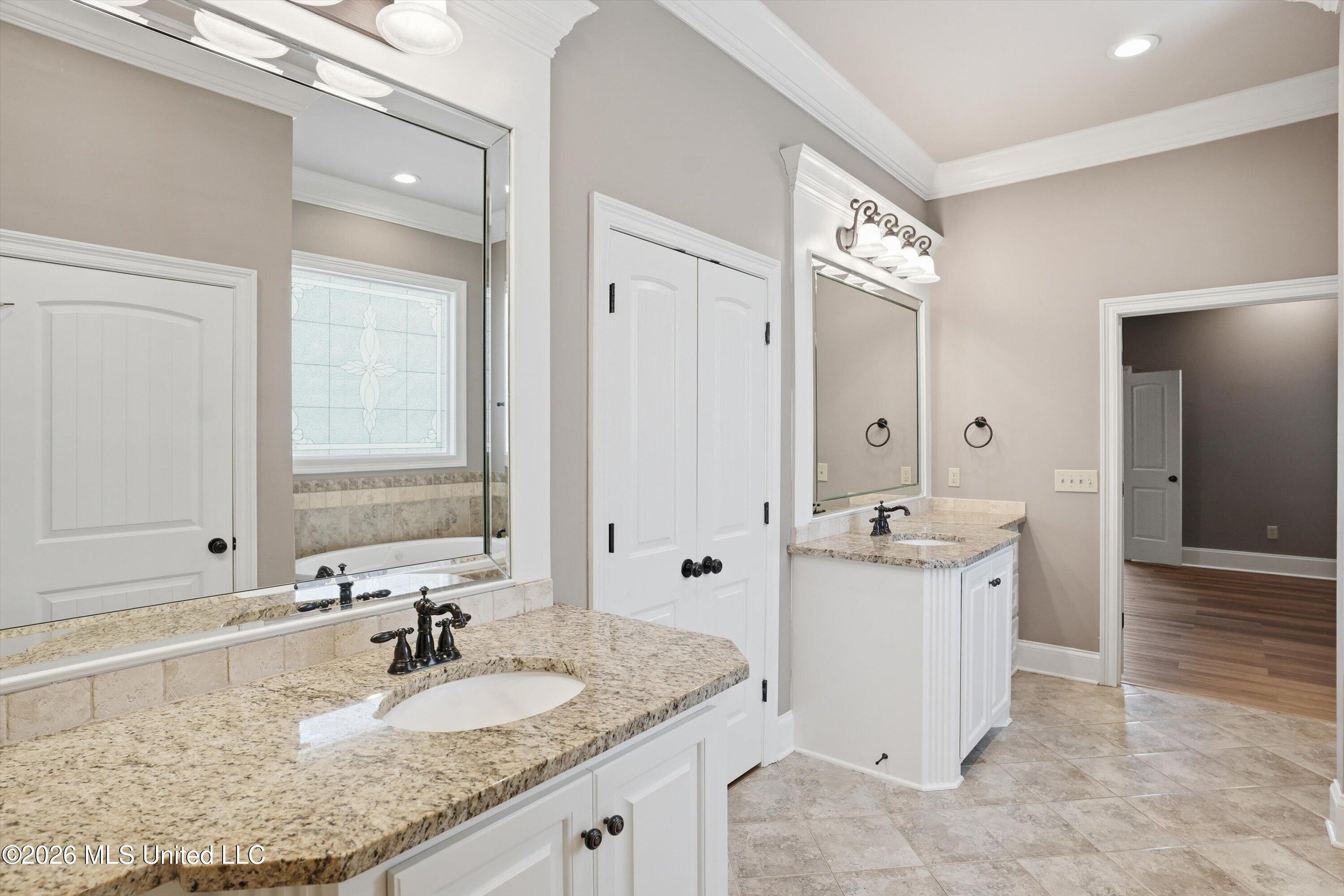 317 Gladeview Place Property Photo 24