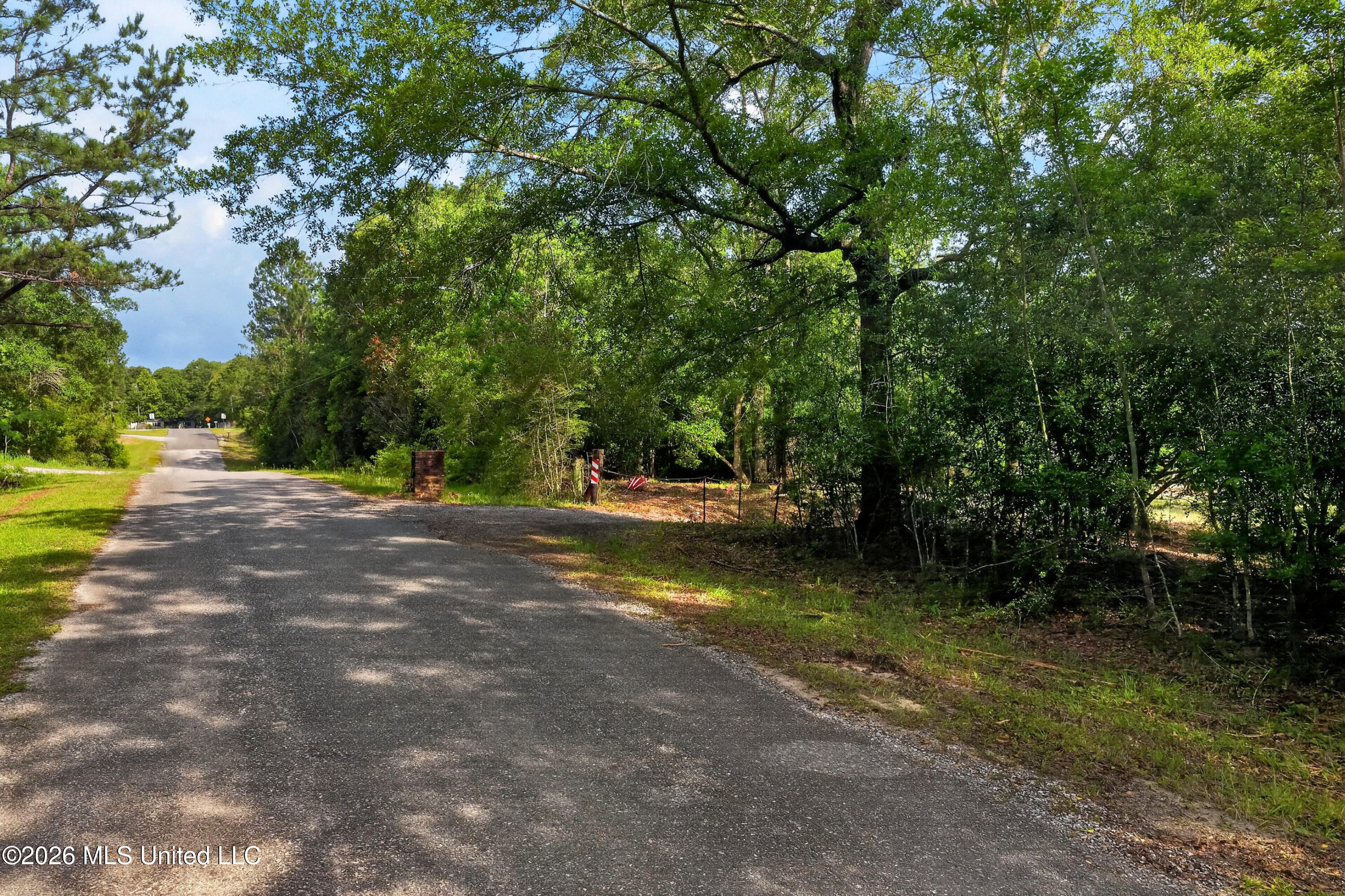 18164 Hudson Lane Property Photo 2