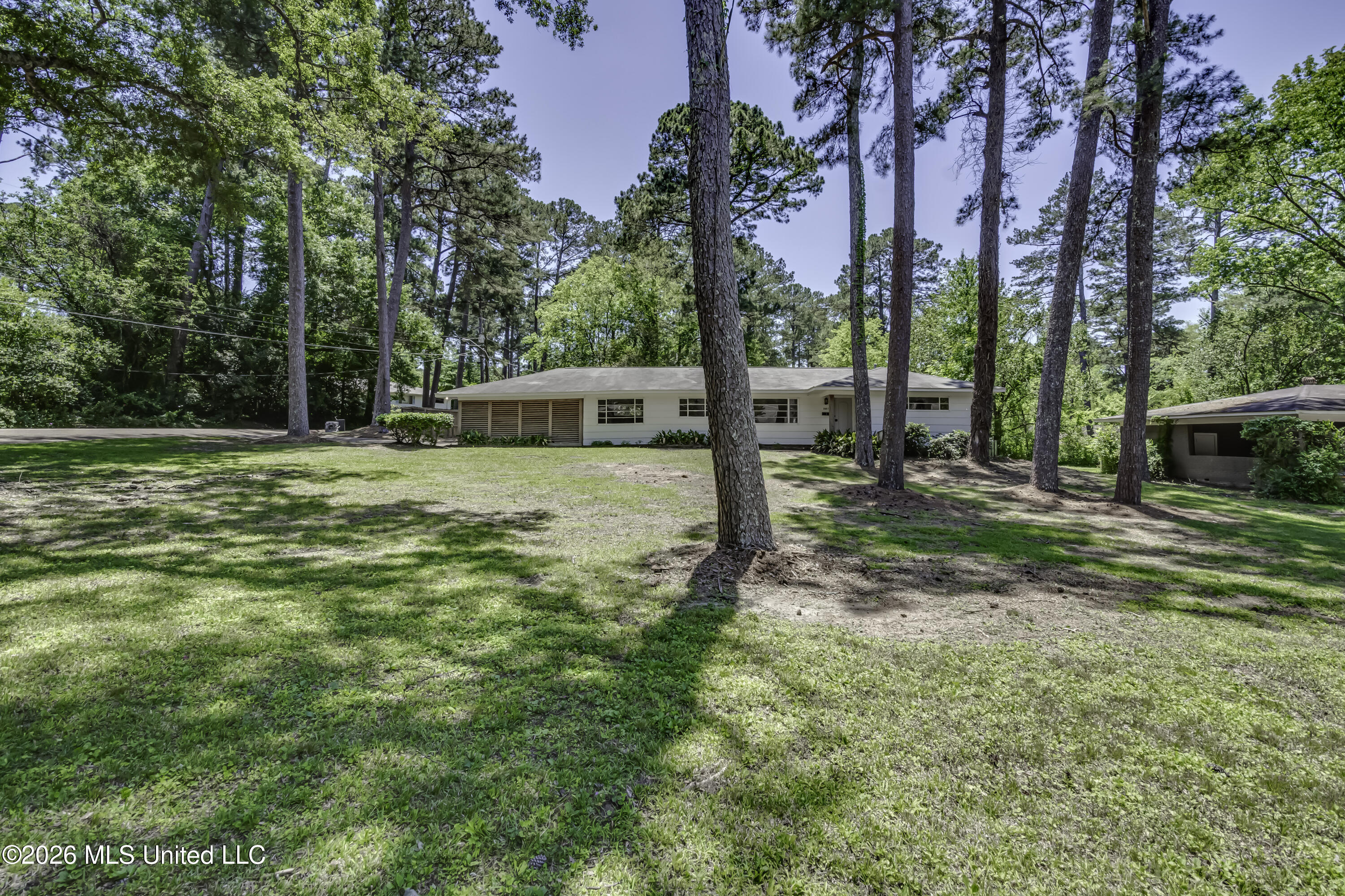 2051 Meadowbrook Road Property Photo 2