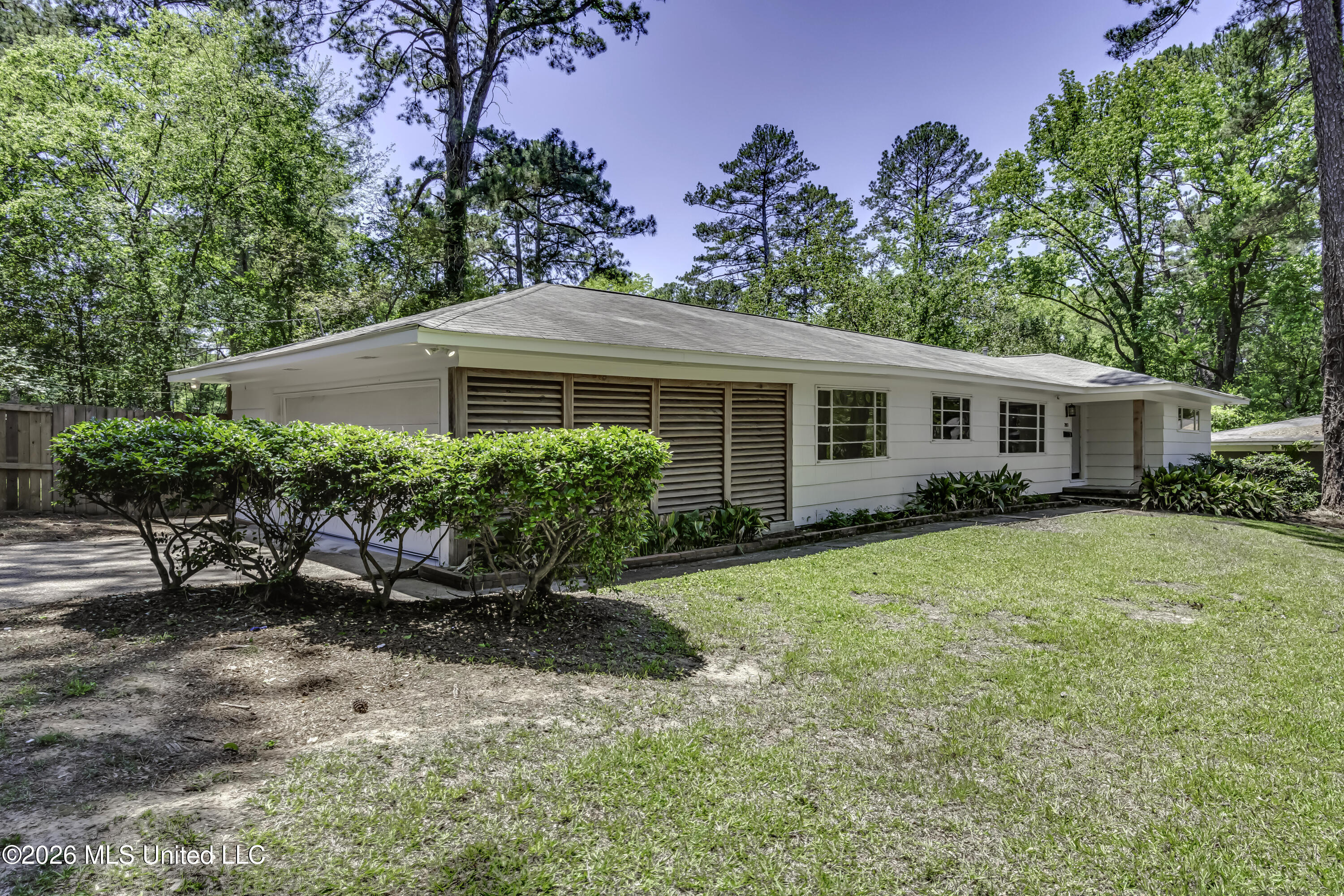 2051 Meadowbrook Road Property Photo 3