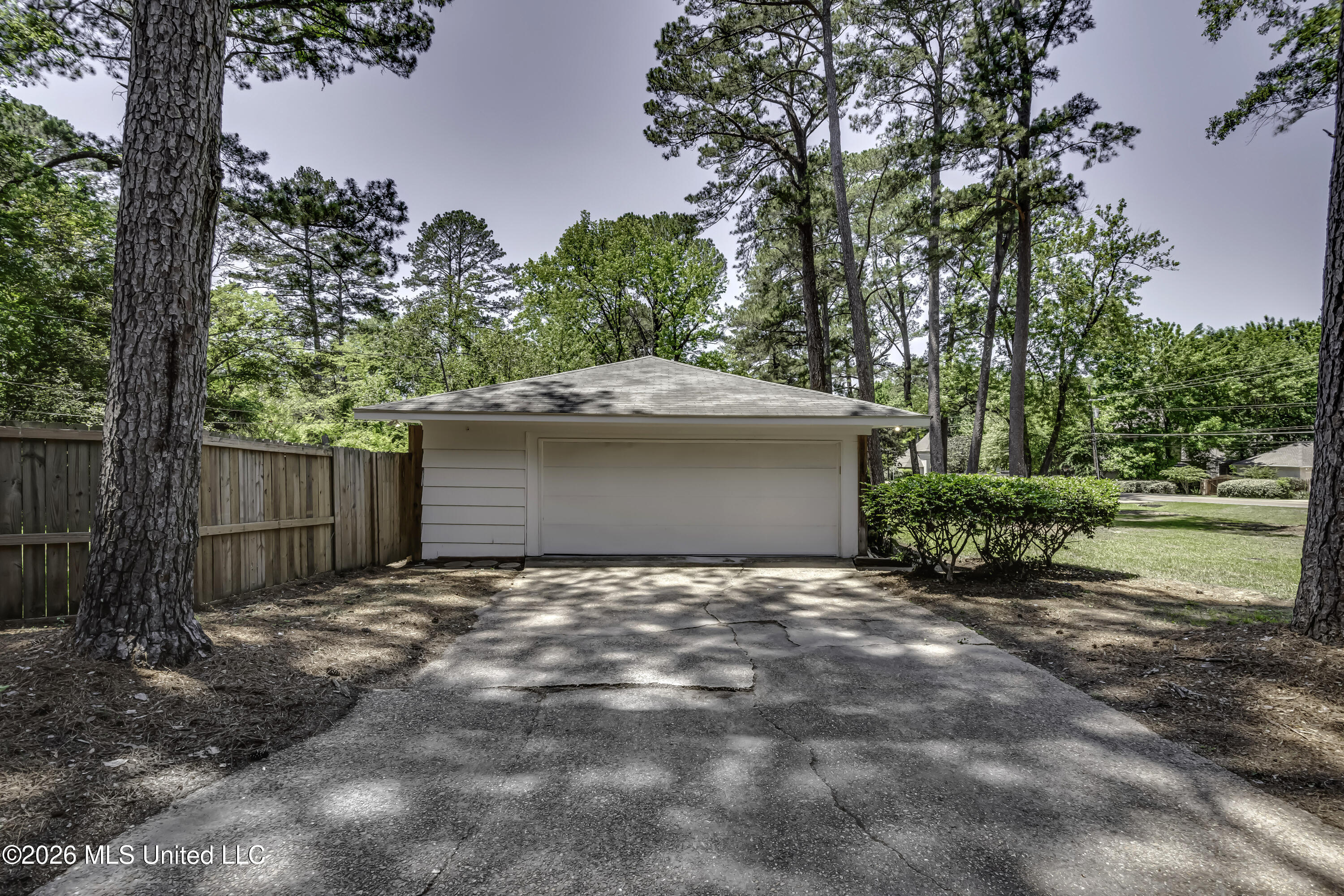 2051 Meadowbrook Road Property Photo 4