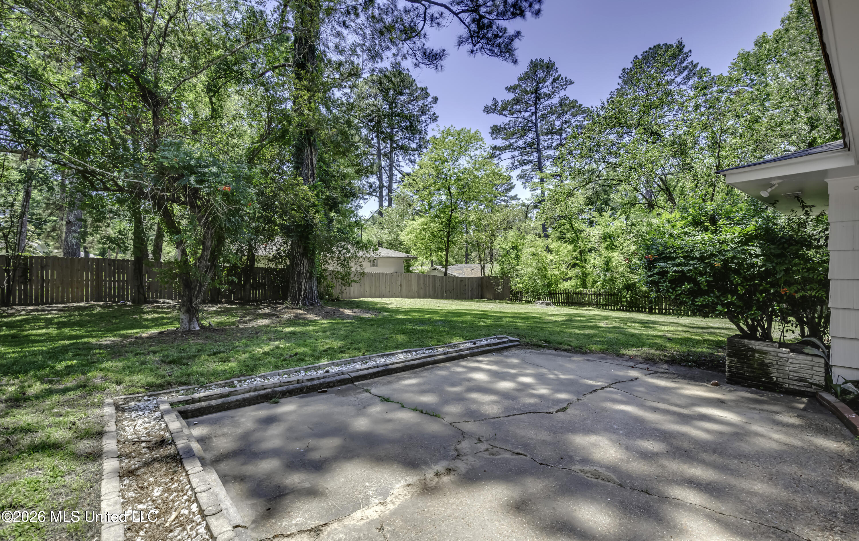 2051 Meadowbrook Road Property Photo 7