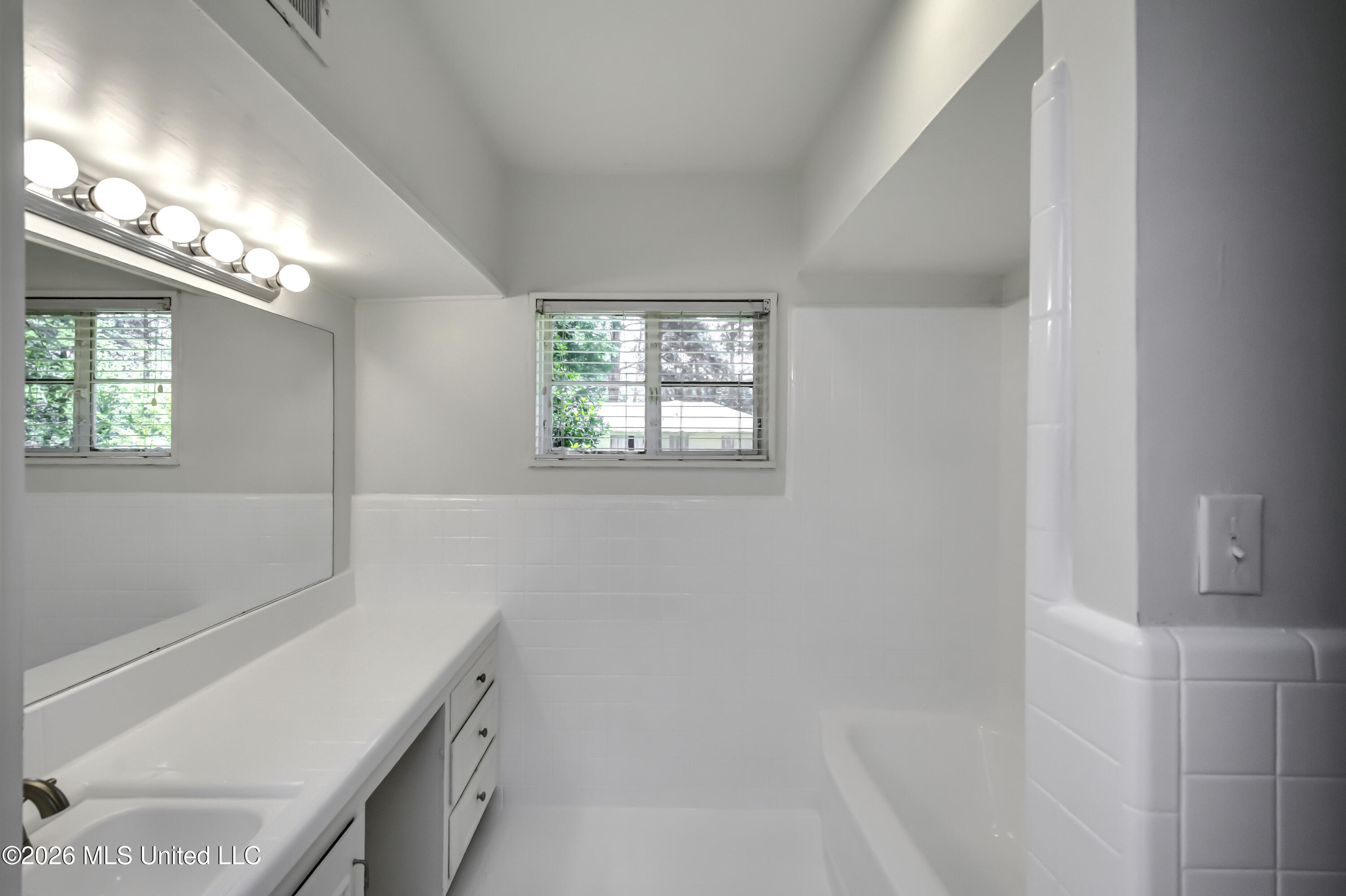 2051 Meadowbrook Road Property Photo 30