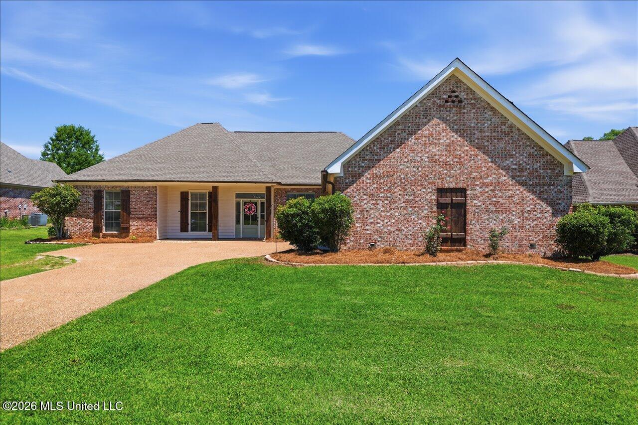 110 Covey Run Property Photo 1