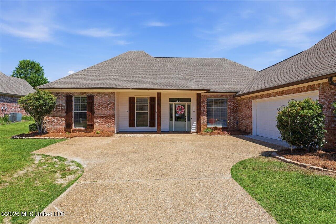 110 Covey Run Property Photo 3
