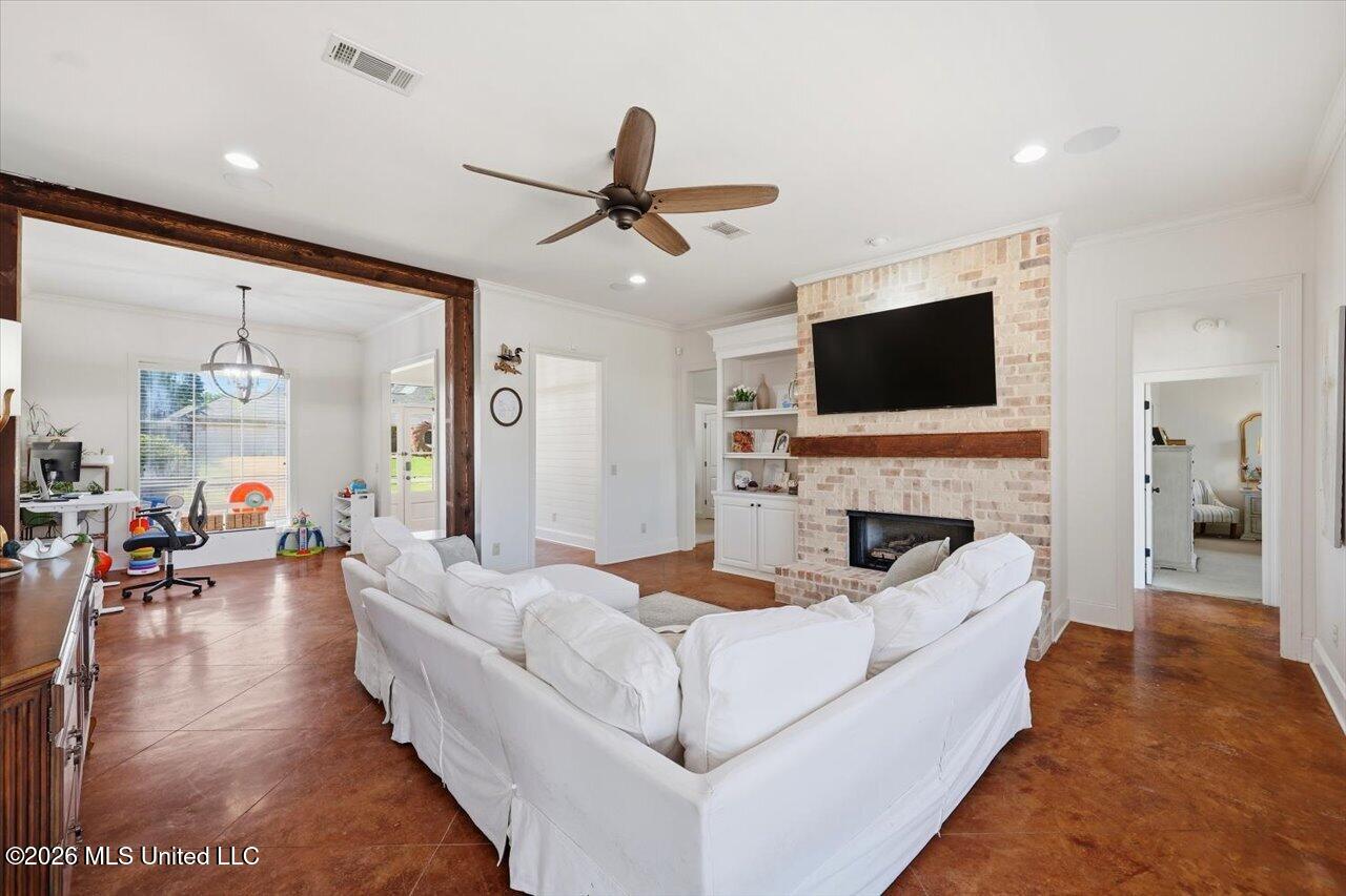 110 Covey Run Property Photo 8