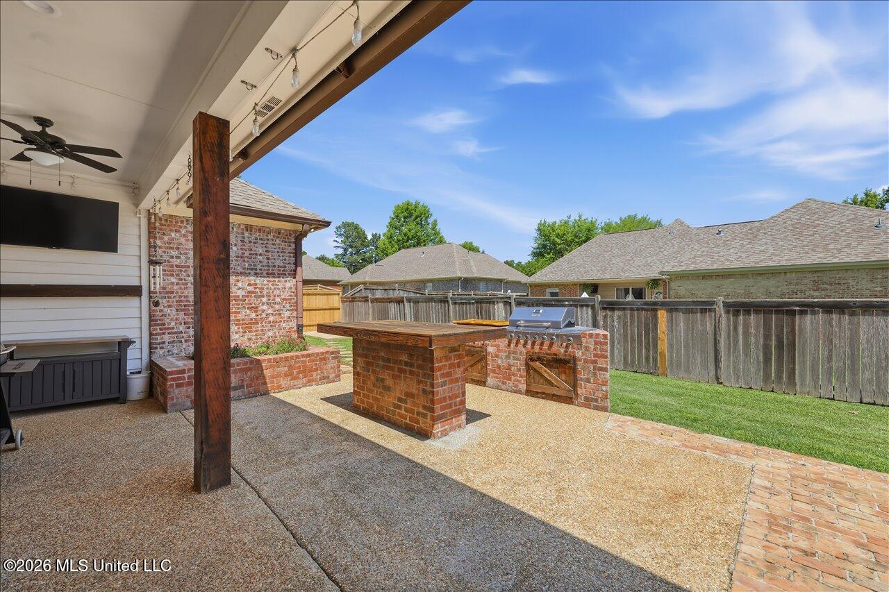 110 Covey Run Property Photo 32