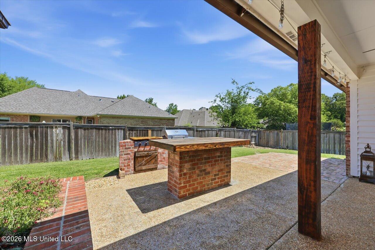 110 Covey Run Property Photo 33