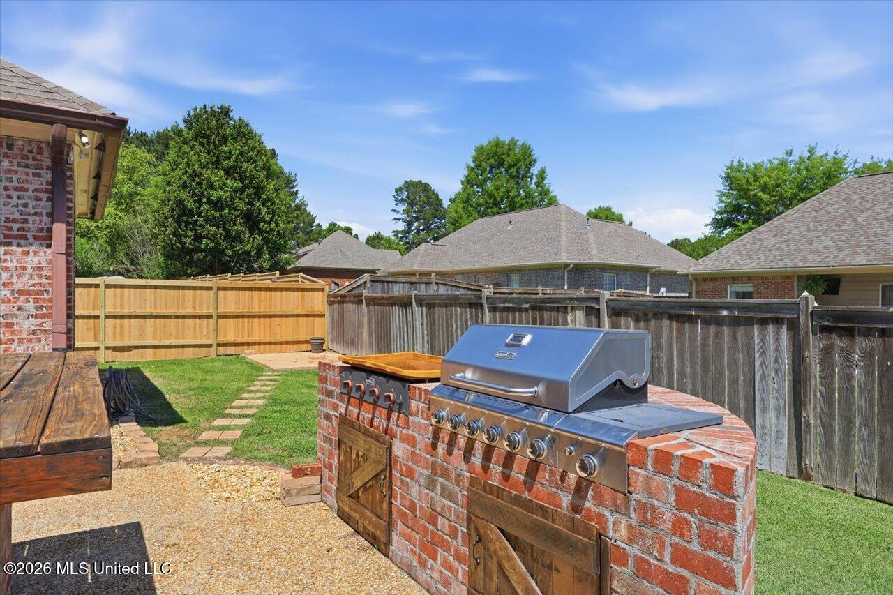 110 Covey Run Property Photo 34