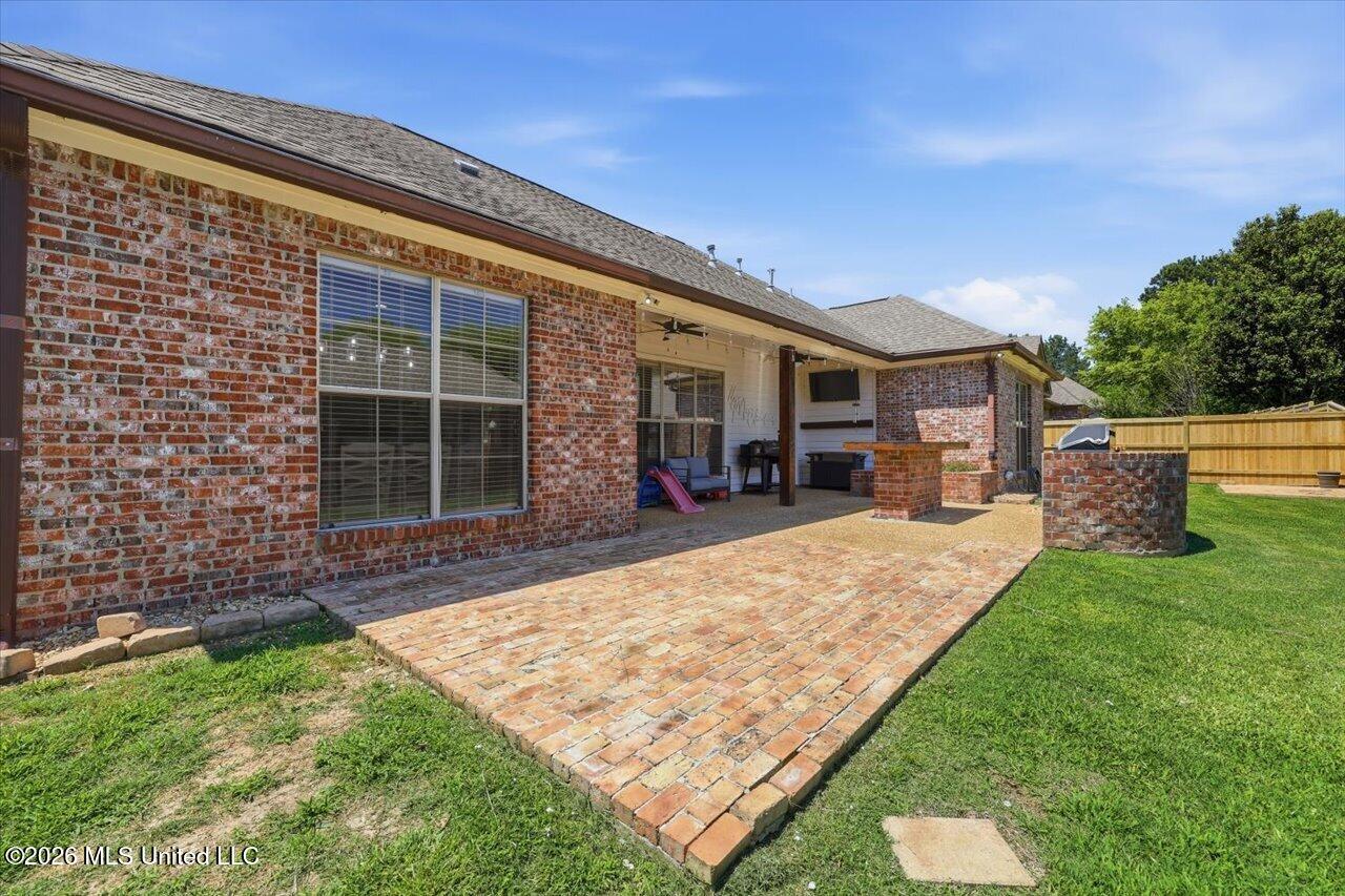 110 Covey Run Property Photo 35